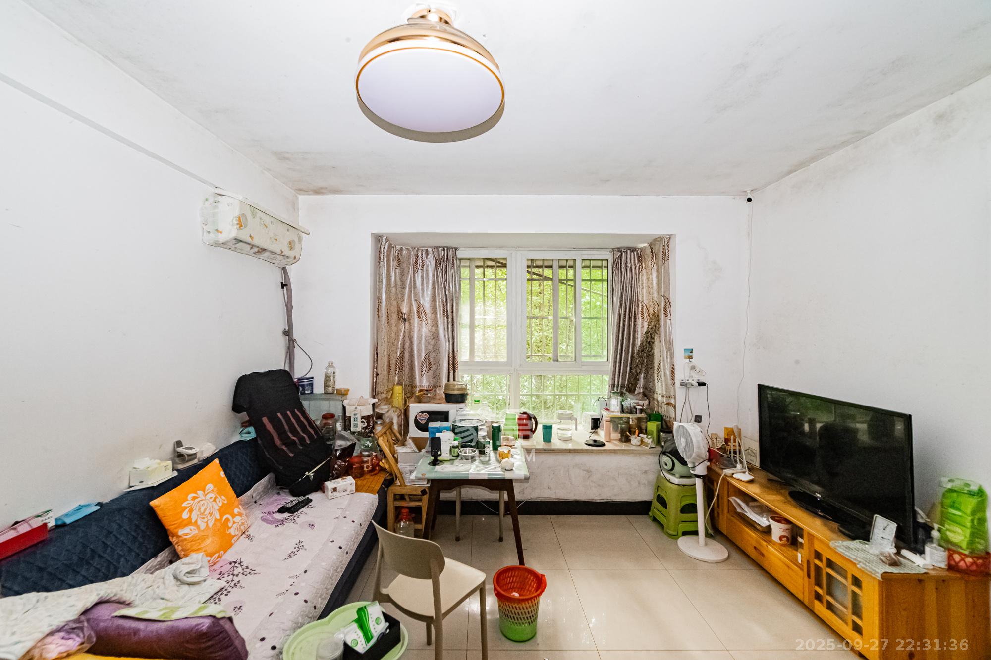 金霞苑 1室1厅1卫 40.0万 金霞苑 1室1厅1卫 40.0万客厅