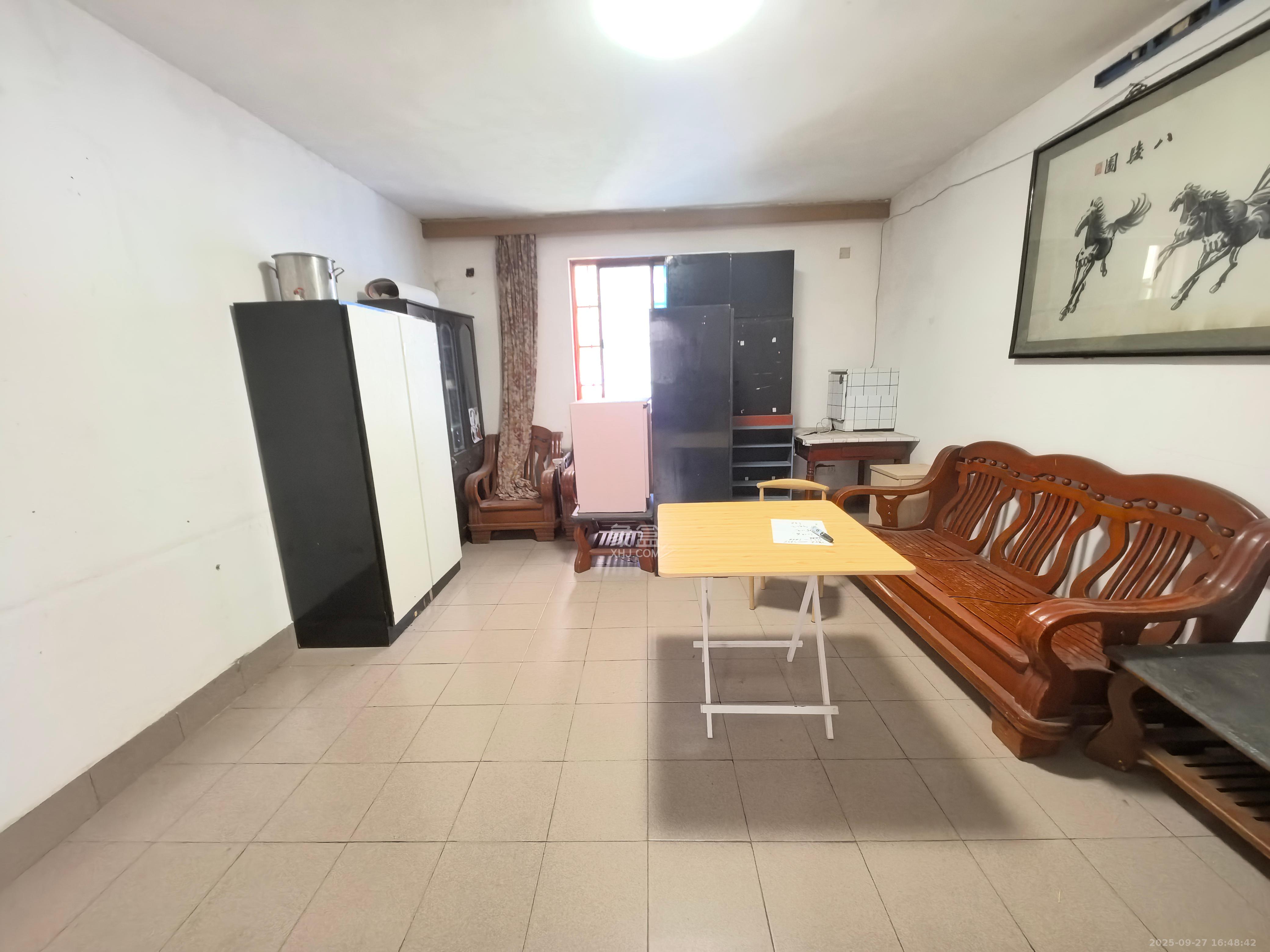 岳麓区教师村 3室2厅1卫 2200.0元/月 岳麓区教师村 3室2厅1卫 2200.0元/月室内图