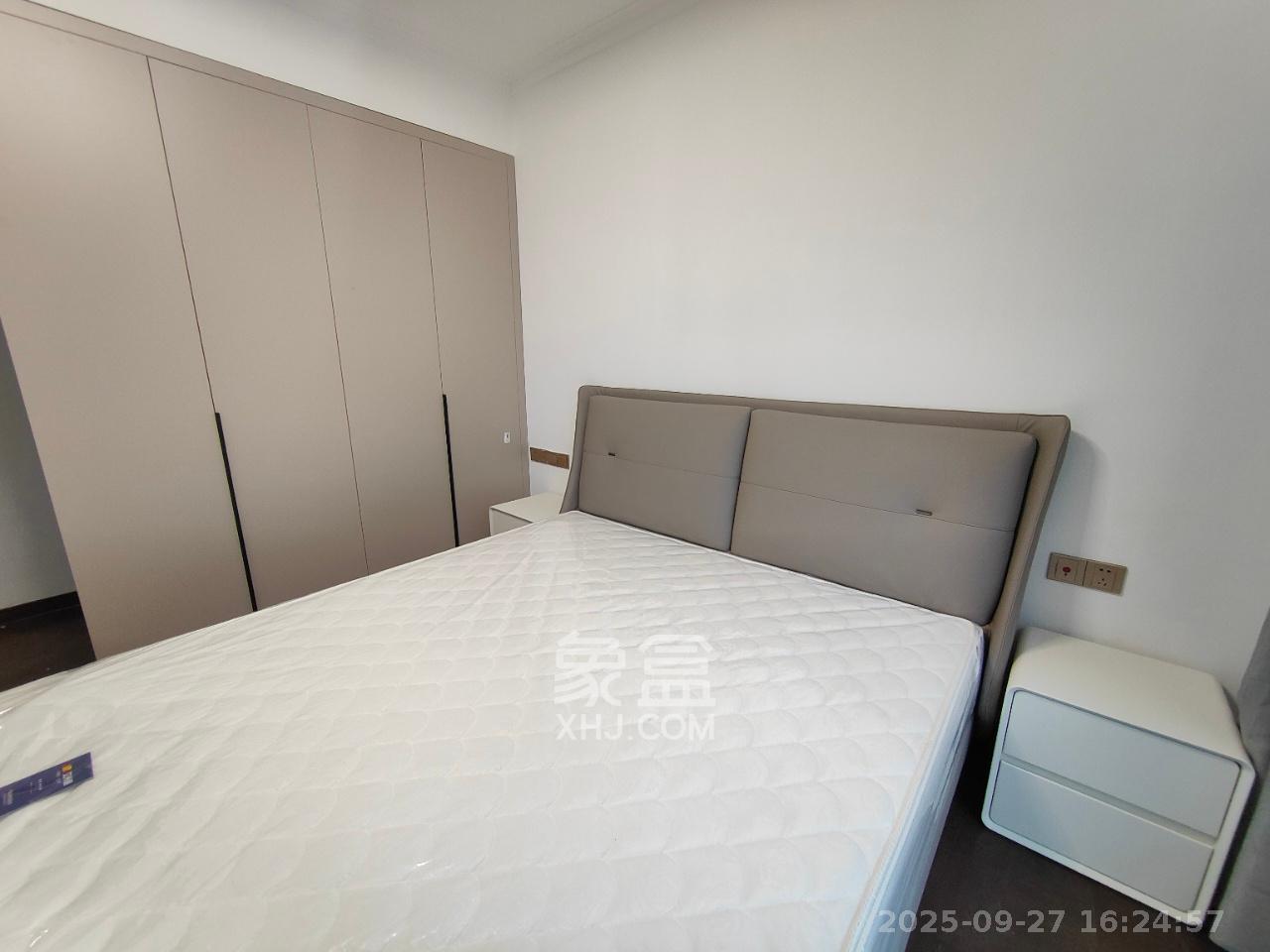 绿地长沙城际空间站(绿地新里佳苑) 4室2厅2卫 3700.0元/月 绿地长沙城际空间站(绿地新里佳苑) 4室2厅2卫 3700.0元/月室内图