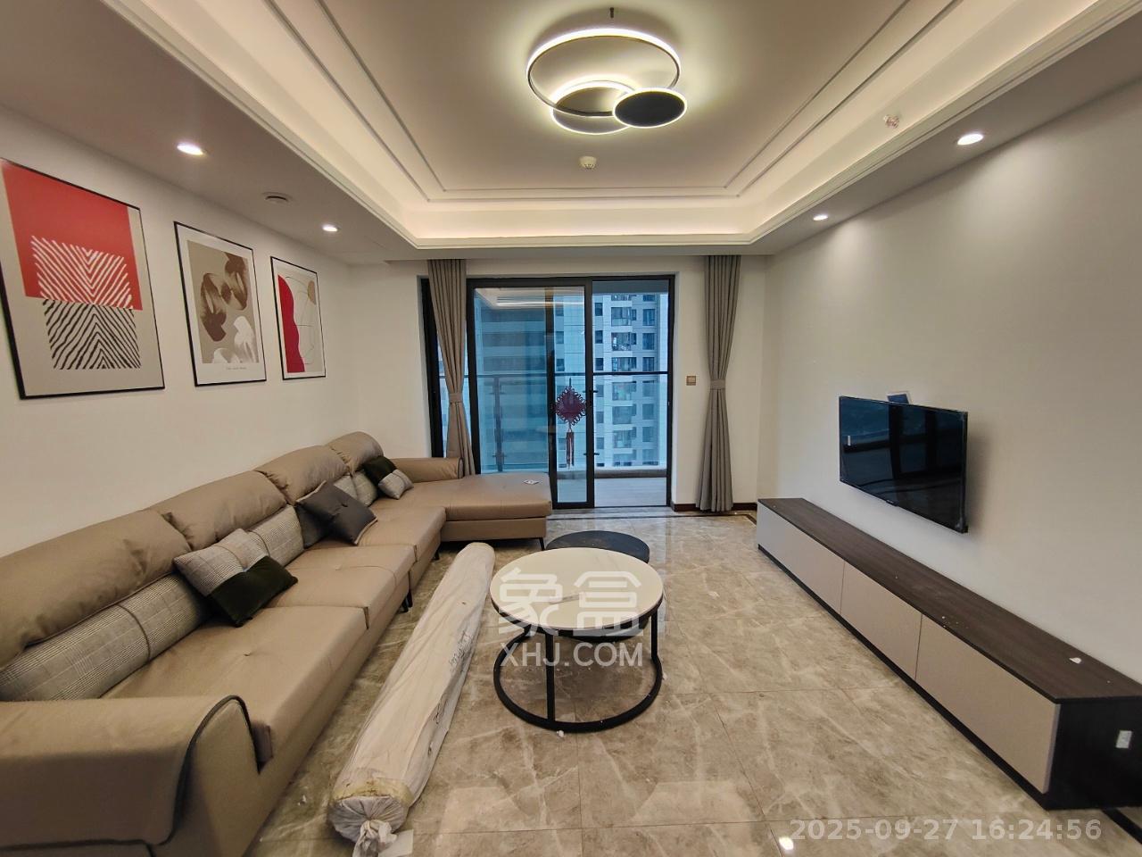 绿地长沙城际空间站(绿地新里佳苑) 4室2厅2卫 3700.0元/月 绿地长沙城际空间站(绿地新里佳苑) 4室2厅2卫 3700.0元/月室内图