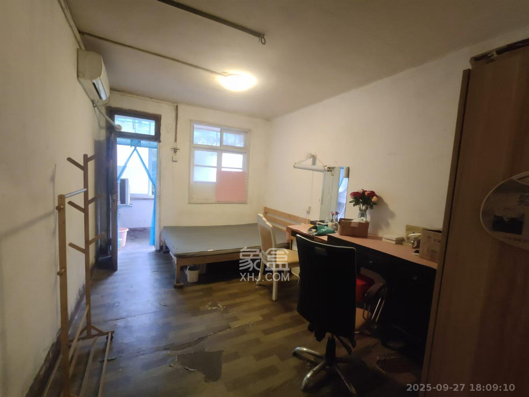 赤岗小区(一二三片)  1室1厅1卫    700.0元/月 赤岗小区(一二三片)  1室1厅1卫    700.0元/月