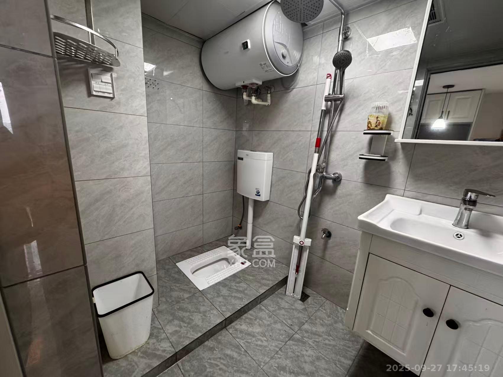 华润翡翠府 2室2厅2卫 2200.0元/月 华润翡翠府 2室2厅2卫 2200.0元/月室内图