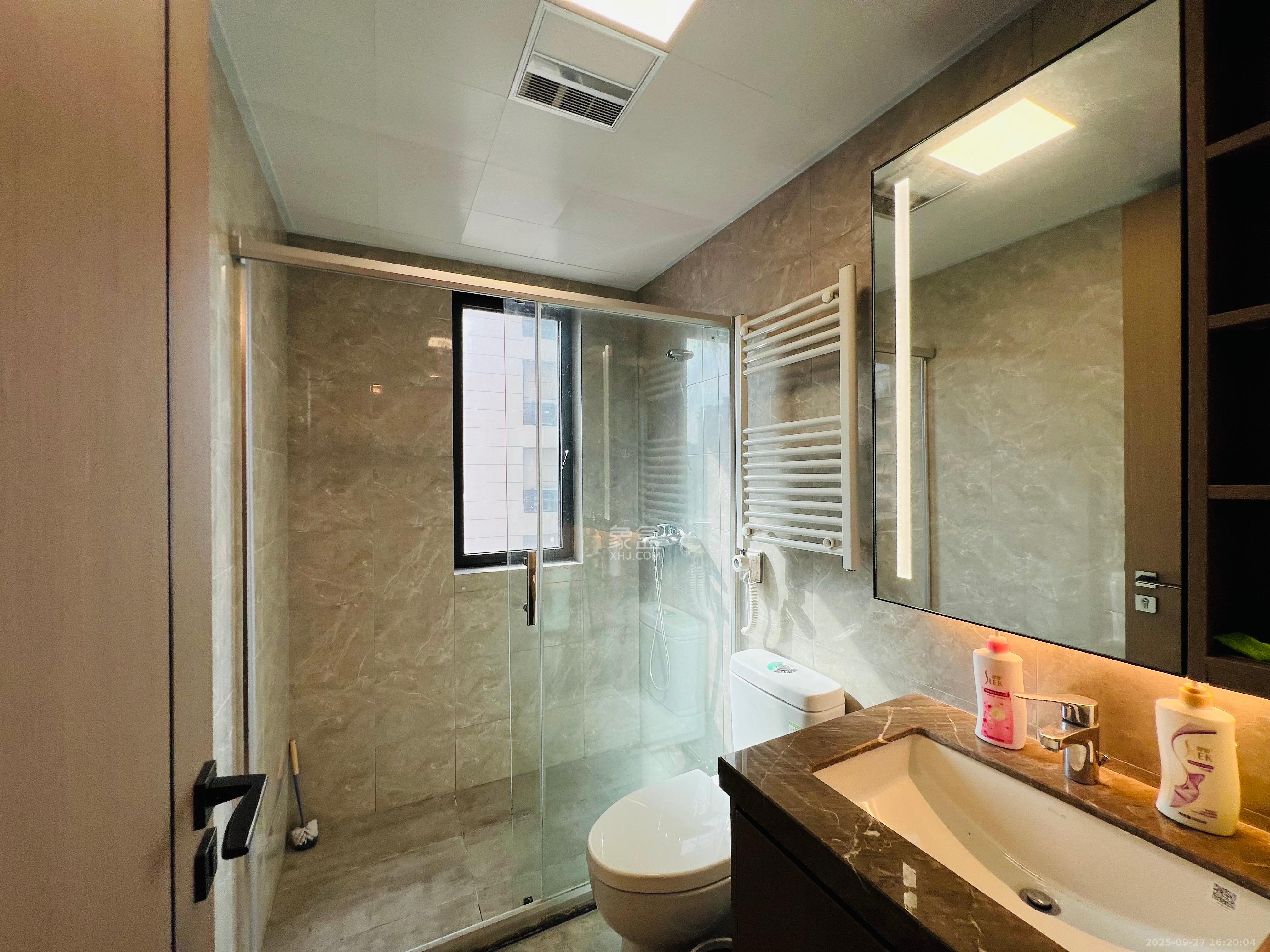 金茂建发泊悦 4室2厅2卫 4000.0元/月 金茂建发泊悦 4室2厅2卫 4000.0元/月室内图