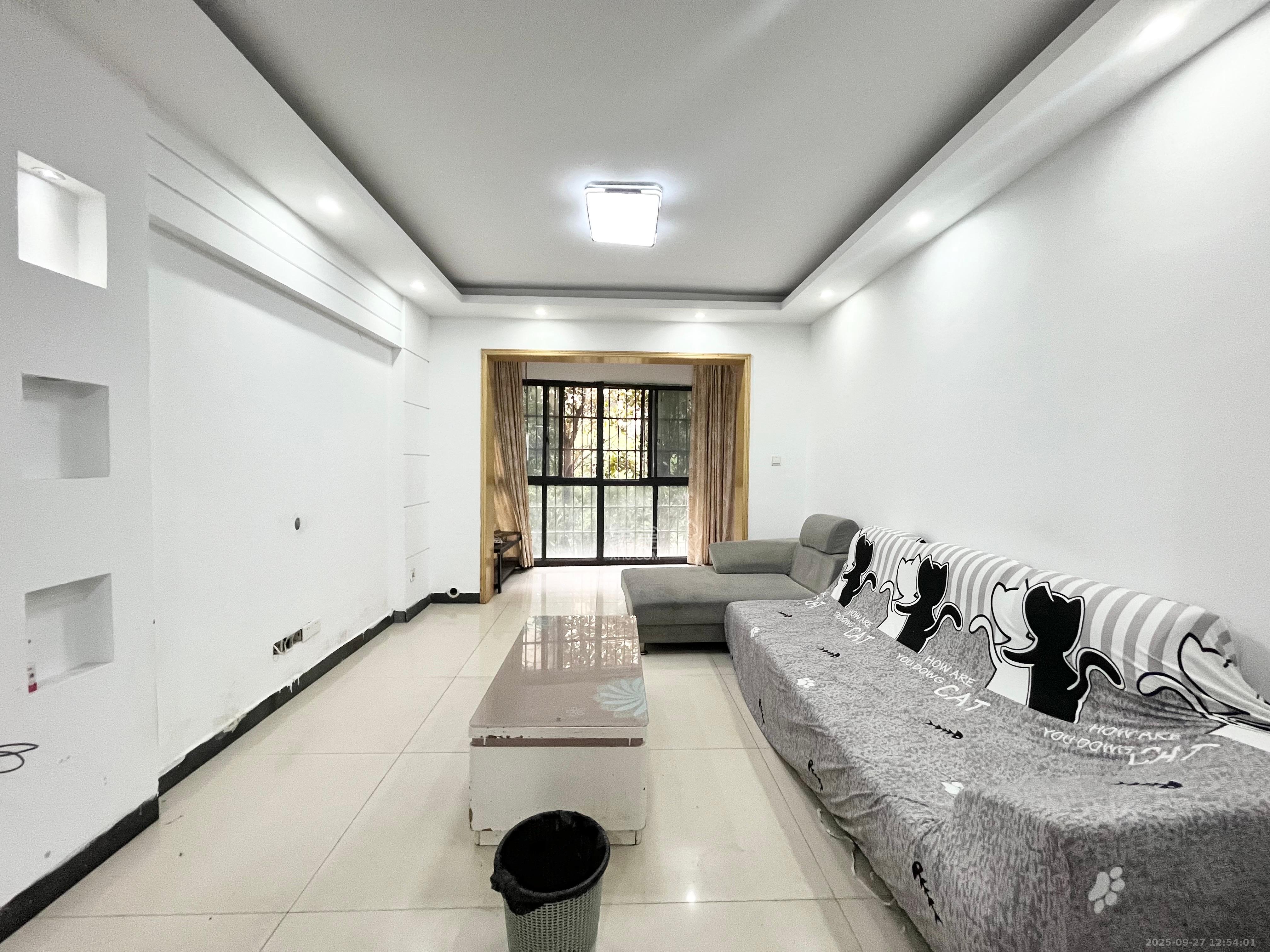 保利麓谷林语C区  2室2厅1卫    1900.0元/月室内图1