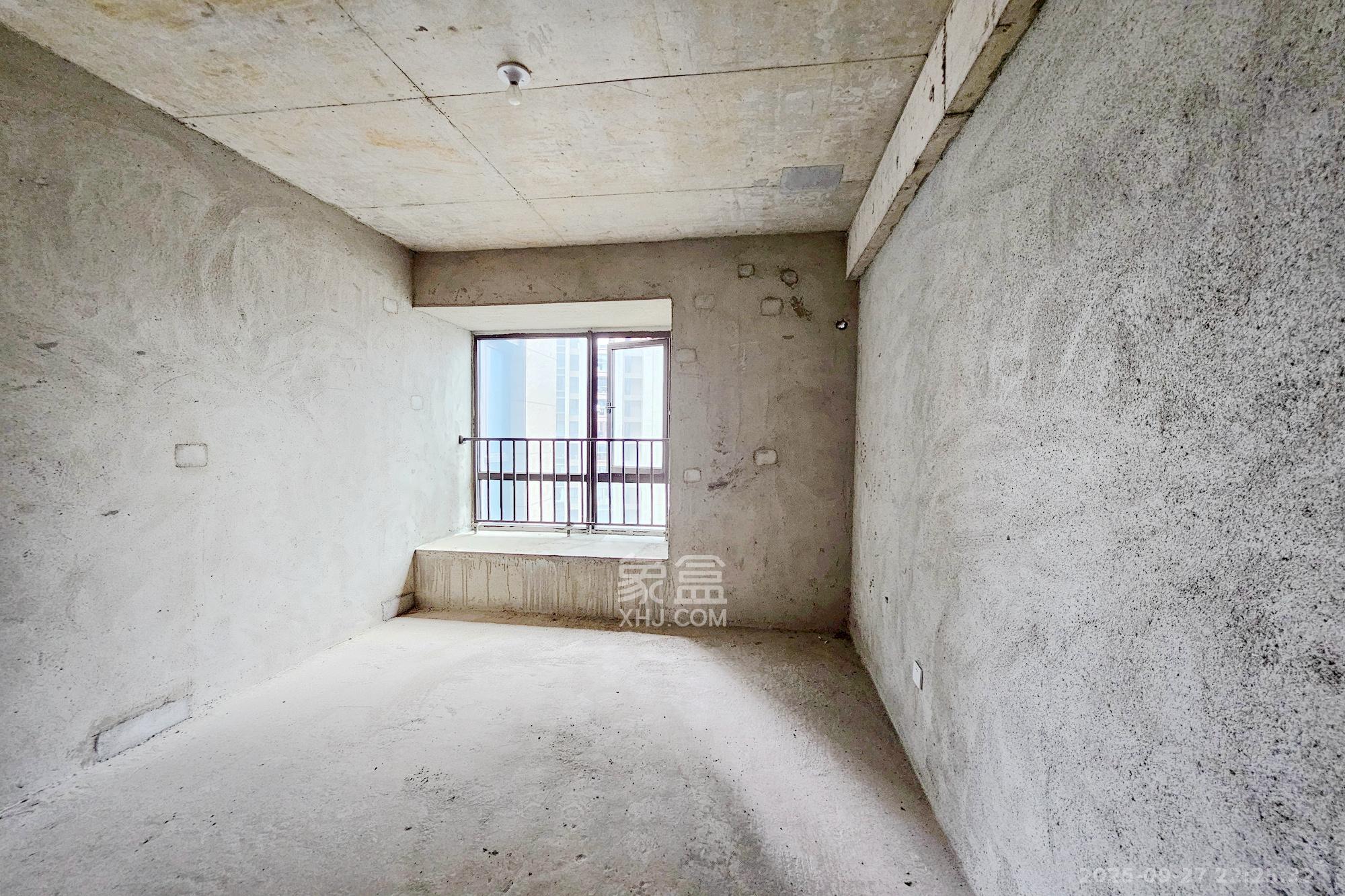 明昇壹城(明昇时代广场)二期 4室2厅2卫 300.0万 明昇壹城(明昇时代广场)二期 4室2厅2卫 300.0万卧室