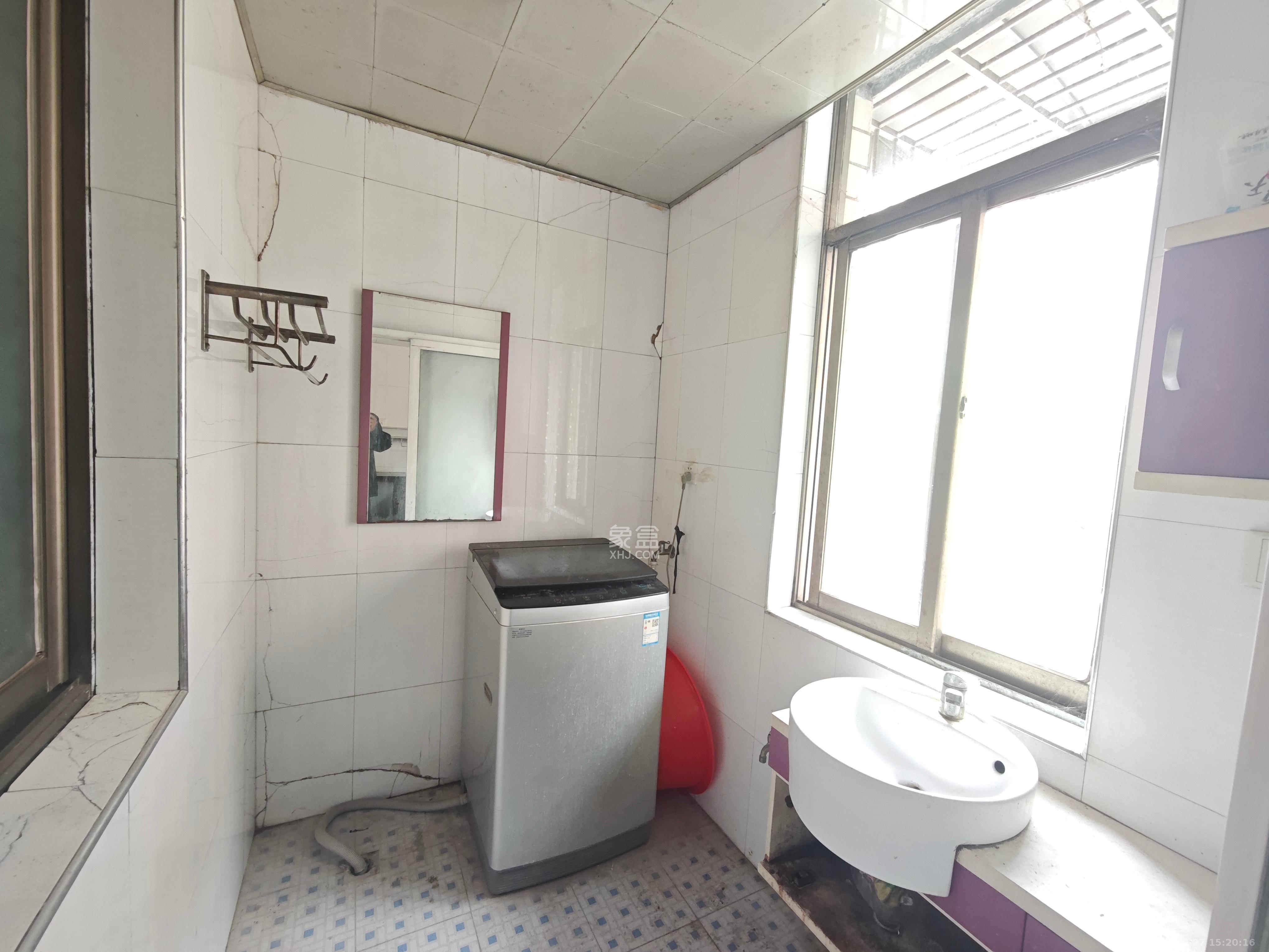 大桥三区  2室1厅1卫    1500.0元/月室内图