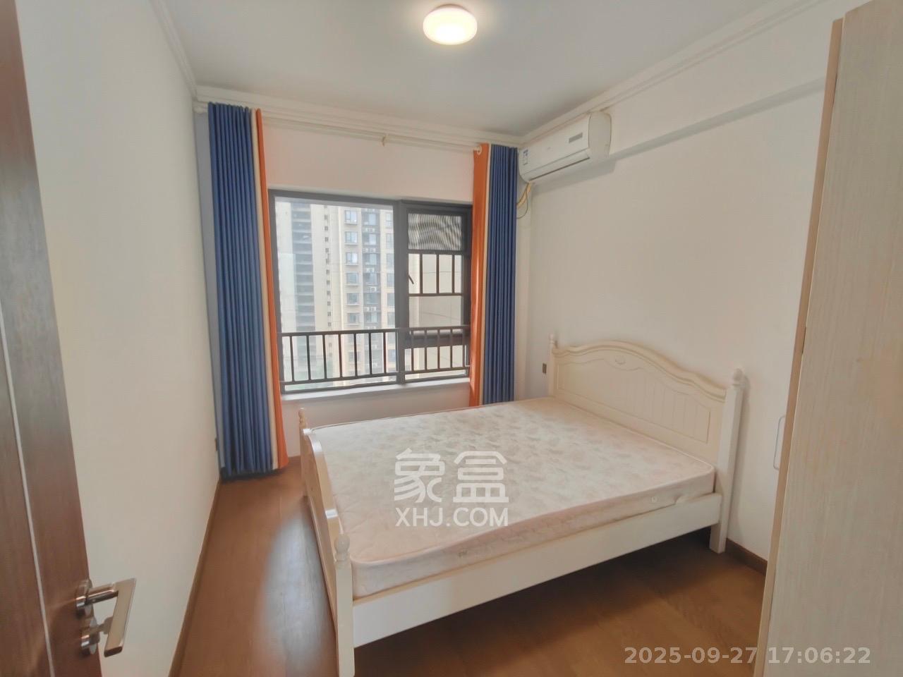 阳光城尚东湾青柠园  4室2厅2卫    2900.0元/月室内图