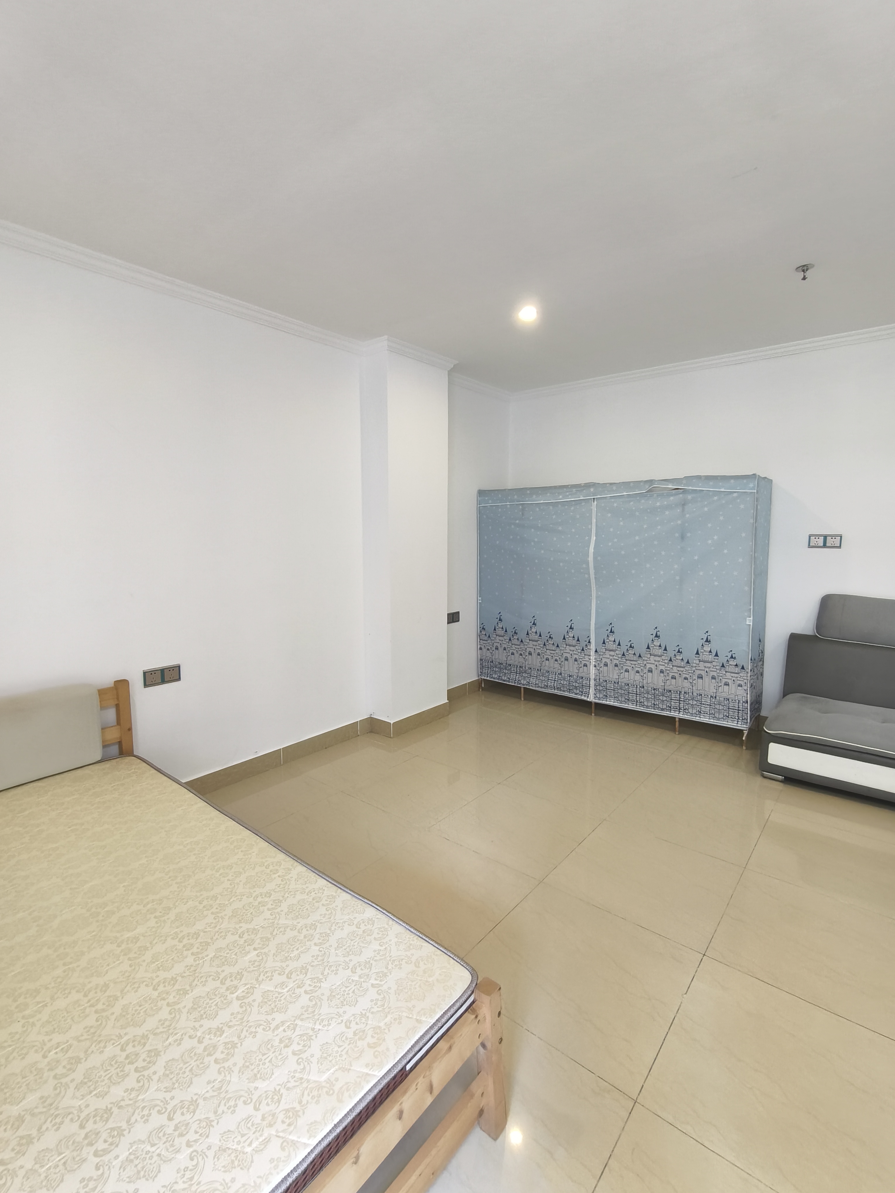 中洋大厦 1室0厅1卫 1200.0元/月 中洋大厦 1室0厅1卫 1200.0元/月室内图