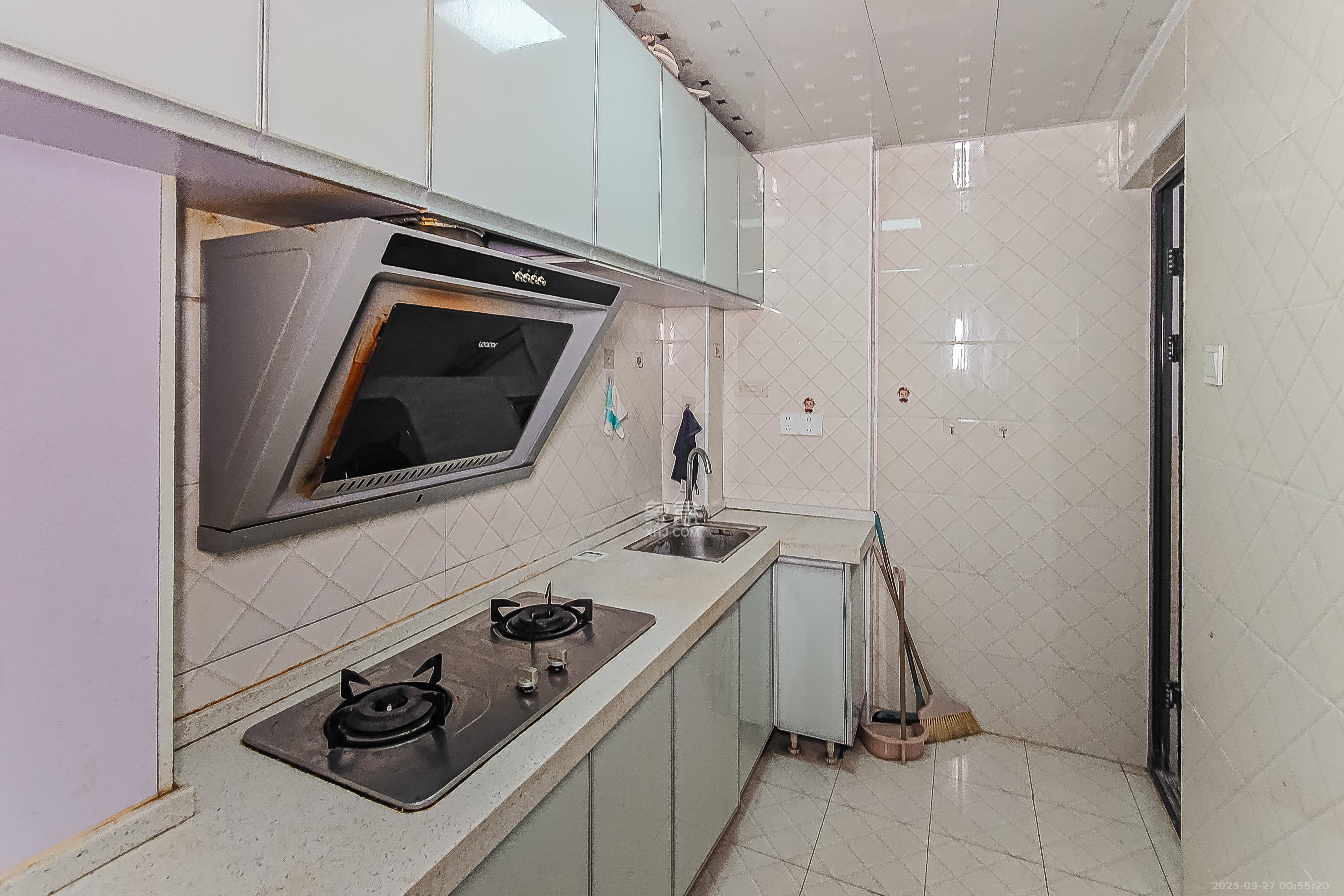 天鸿天府(天鸿中央大院)  2室1厅1卫    41.8万 天鸿天府(天鸿中央大院)  2室1厅1卫    41.8万厨房