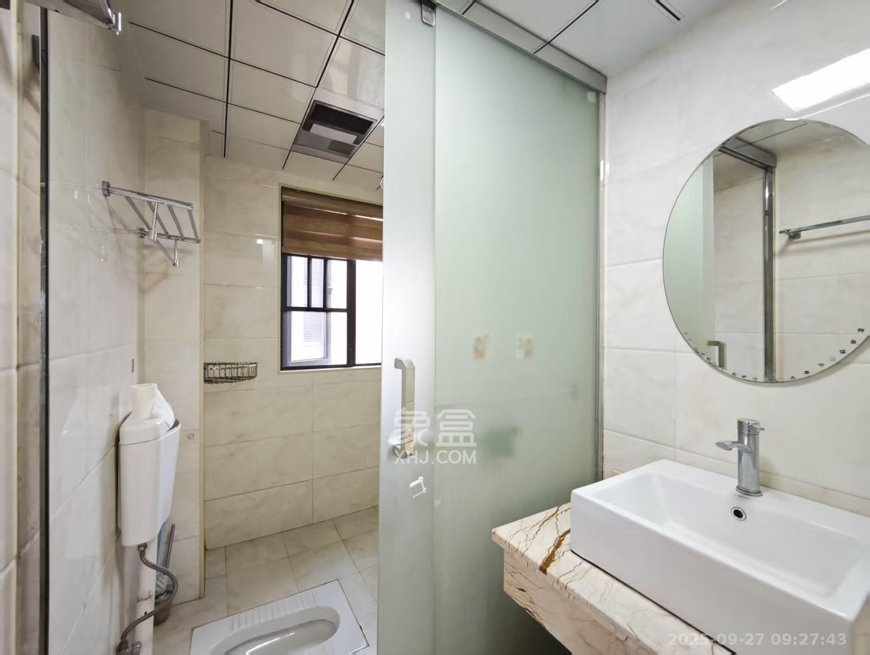 长房半岛蓝湾(观山月) 3室2厅1卫 2100.0元/月 长房半岛蓝湾(观山月) 3室2厅1卫 2100.0元/月室内图