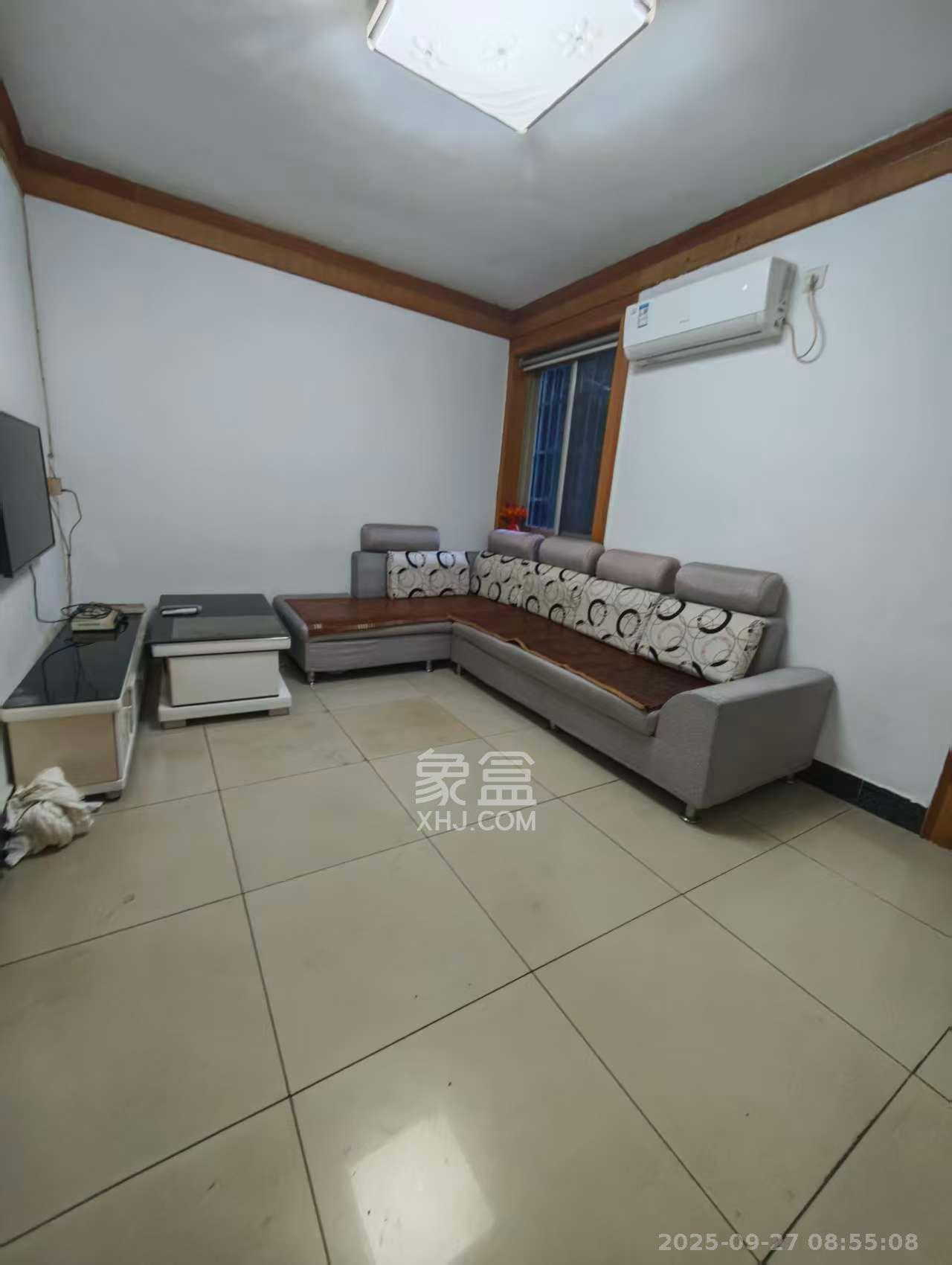 市总工会宿舍(司马里36号) 3室1厅1卫 2000.0元/月 市总工会宿舍(司马里36号) 3室1厅1卫 2000.0元/月室内图