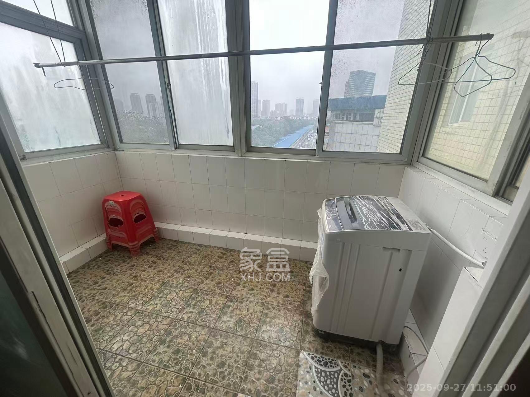 滨湖嘉园(湖滨小区) 2室2厅1卫 2800.0元/月 滨湖嘉园(湖滨小区) 2室2厅1卫 2800.0元/月室内图