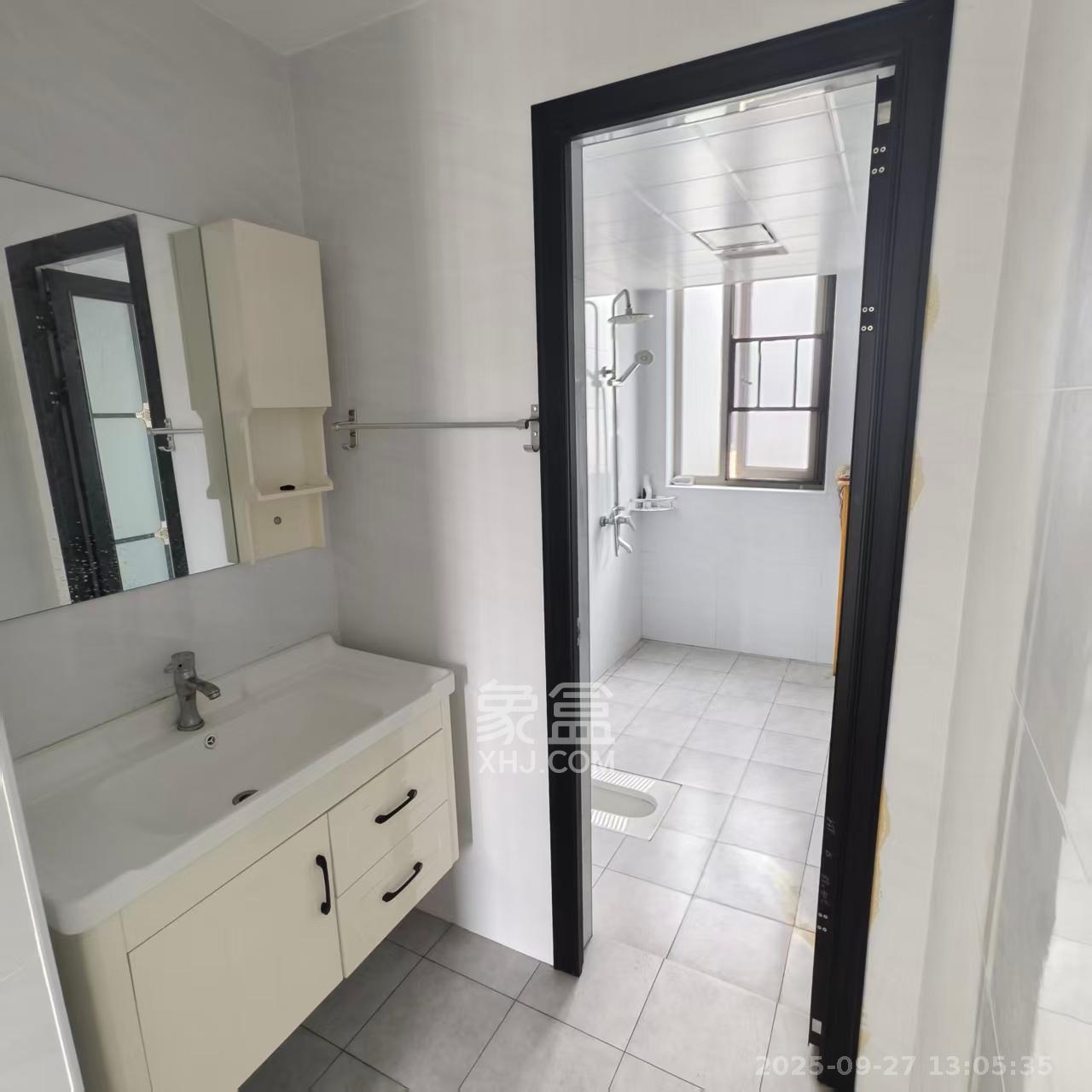 怡海星城  3室1厅2卫    2200.0元/月室内图