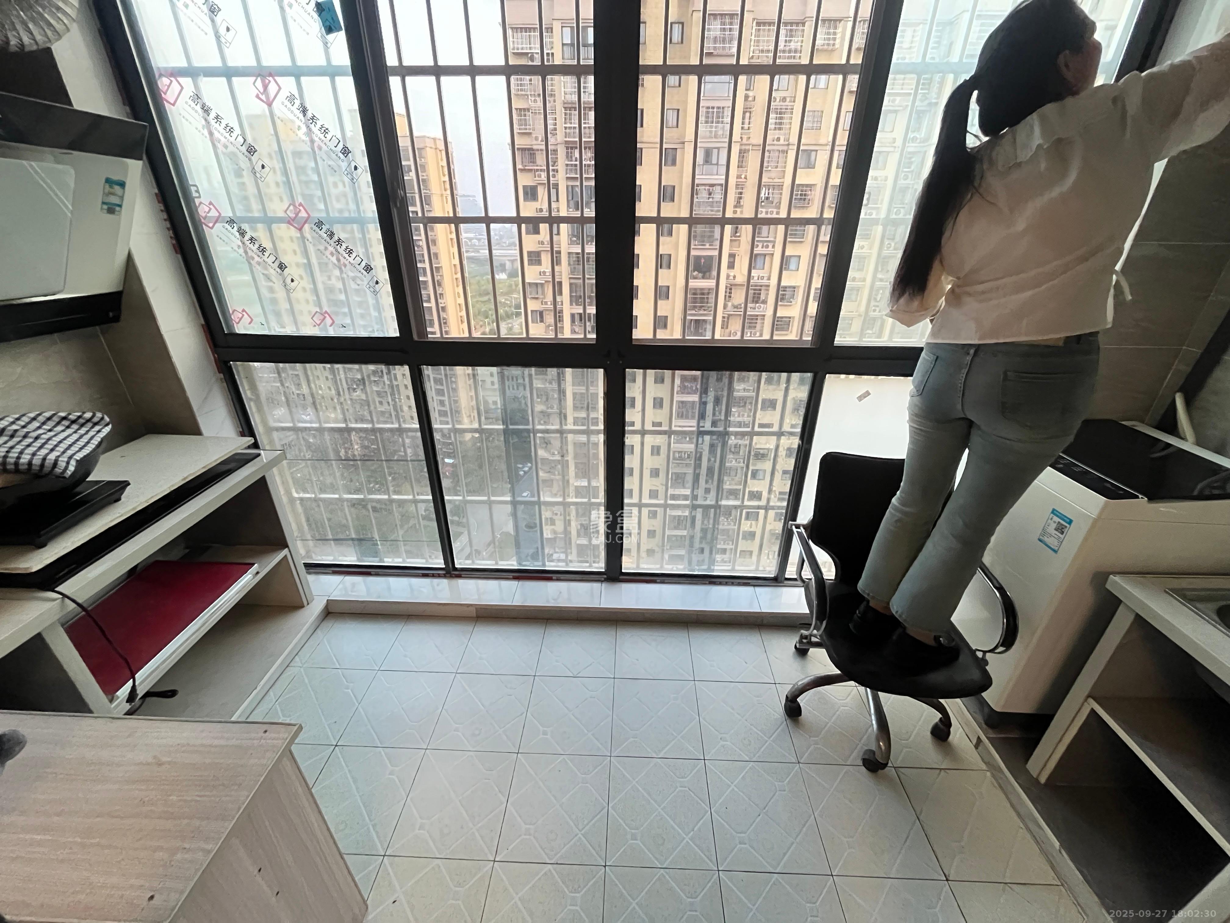 星城新宇川河苑 1室1厅1卫 1300.0元/月 星城新宇川河苑 1室1厅1卫 1300.0元/月室内图