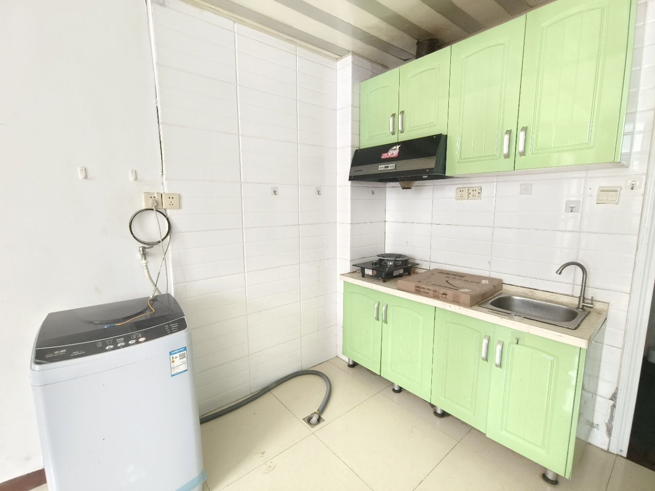 蓝海佳园 1室1厅1卫 1300.0元/月 蓝海佳园 1室1厅1卫 1300.0元/月室内图