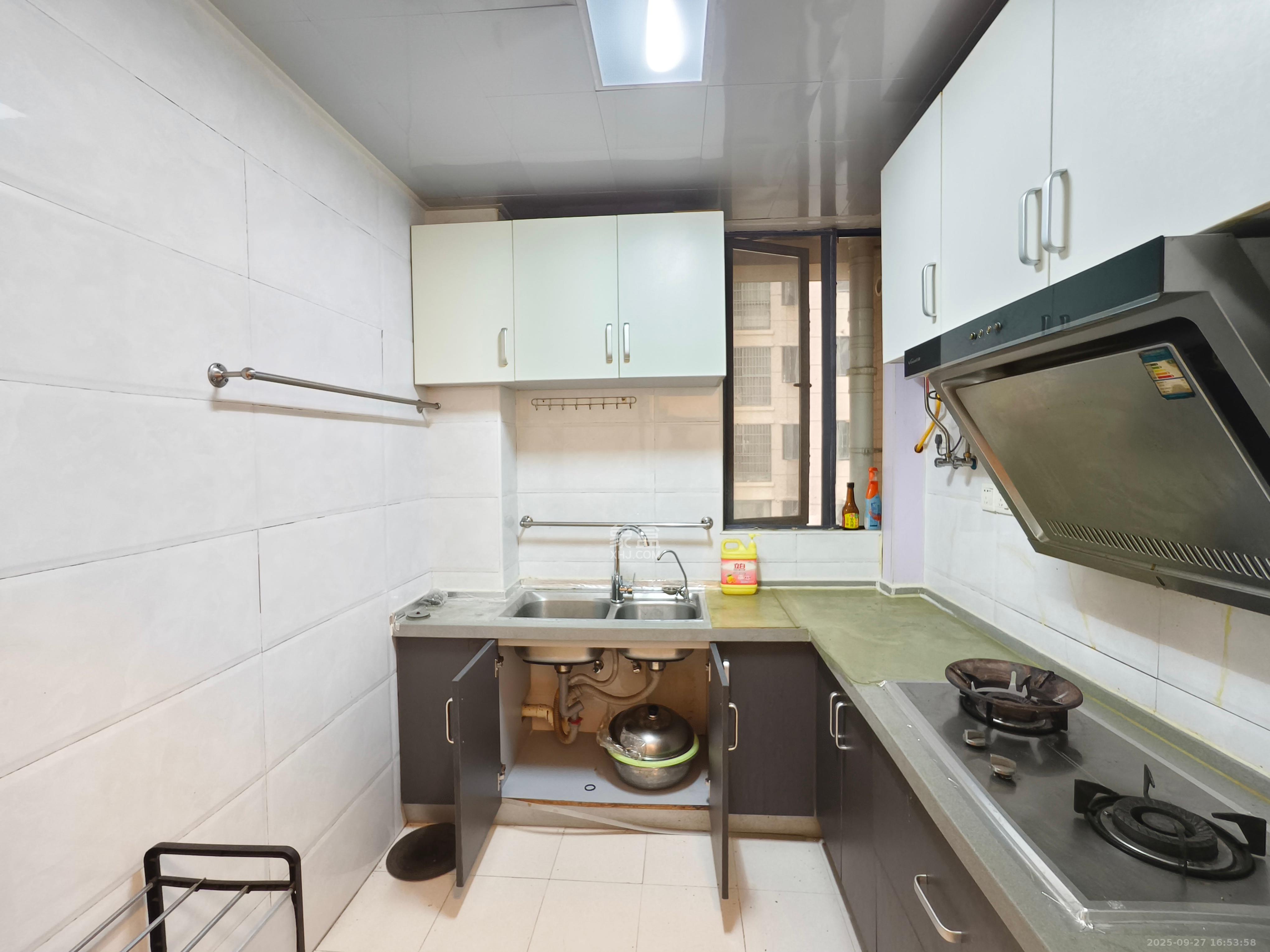 印山蓝色海岸 3室2厅1卫 1900.0元/月 印山蓝色海岸 3室2厅1卫 1900.0元/月室内图