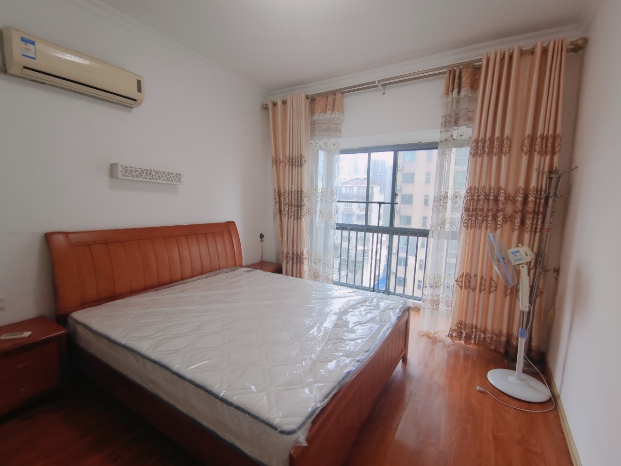 鹏利广场  3室2厅2卫    1700.0元/月室内图