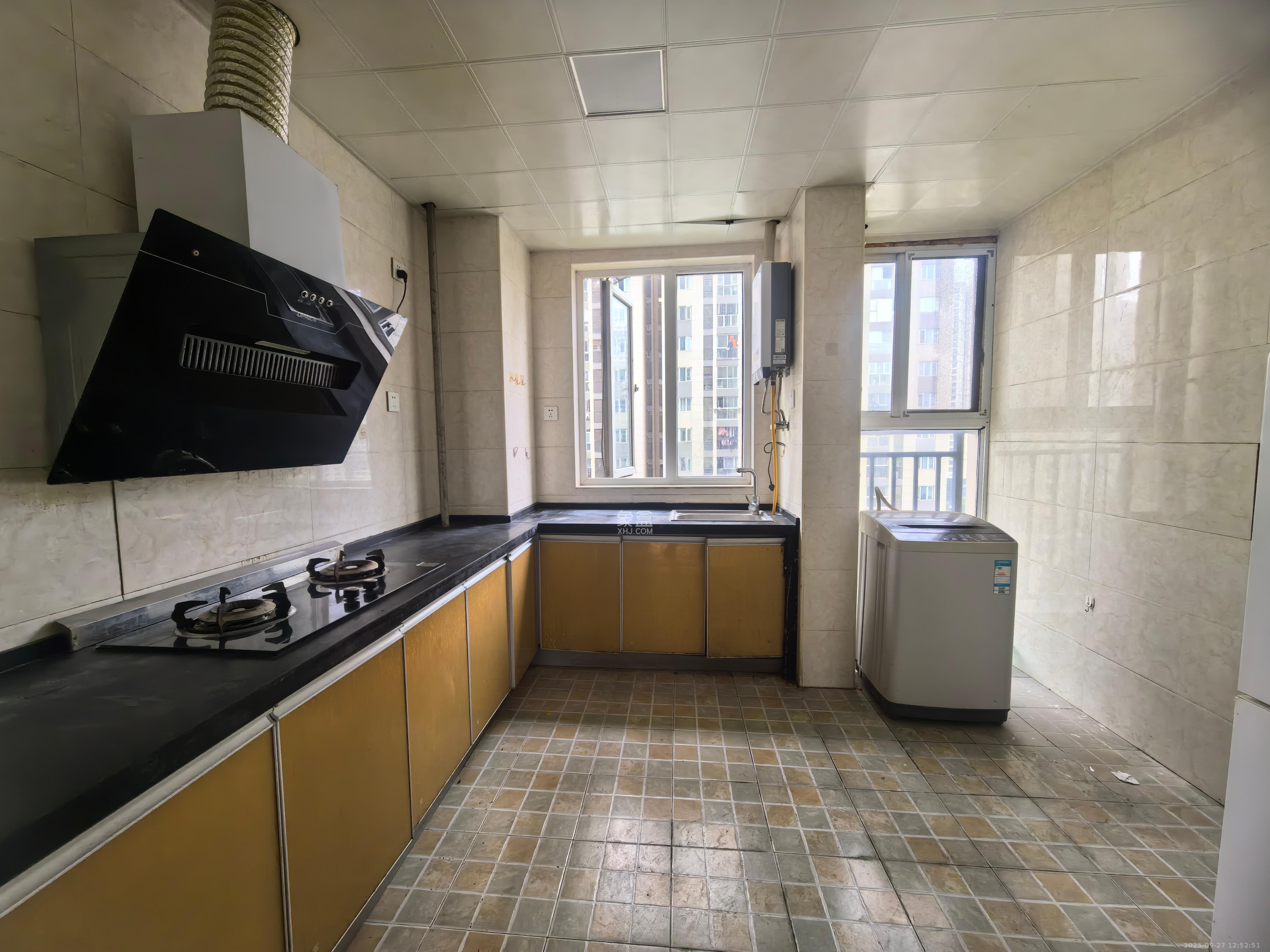 当代滨江MOMA  3室2厅1卫    2800.0元/月室内图