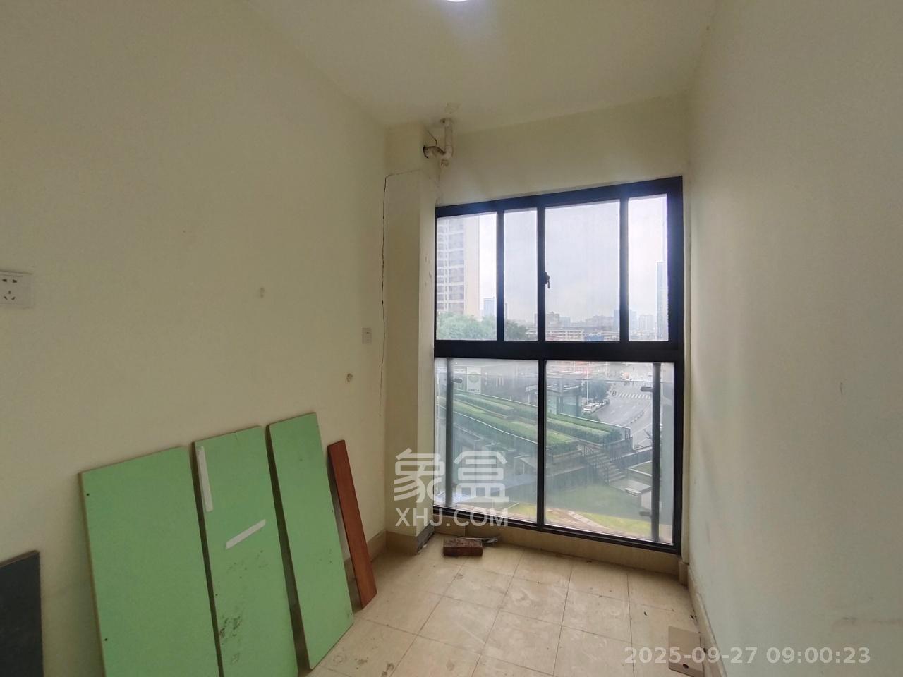 达美D6区 4室2厅2卫 3200.0元/月 达美D6区 4室2厅2卫 3200.0元/月室内图