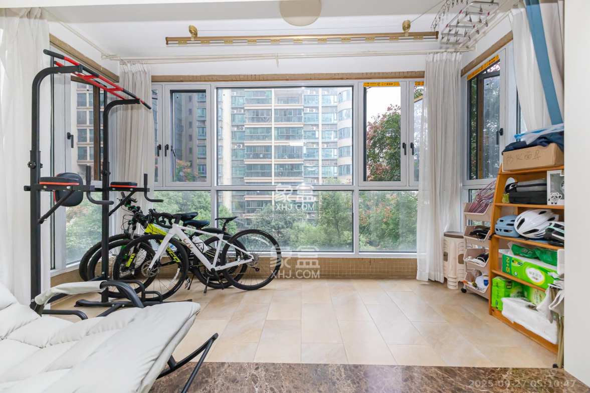 恒大名都 4室2厅2卫 78.8万 恒大名都 4室2厅2卫 78.8万阳台