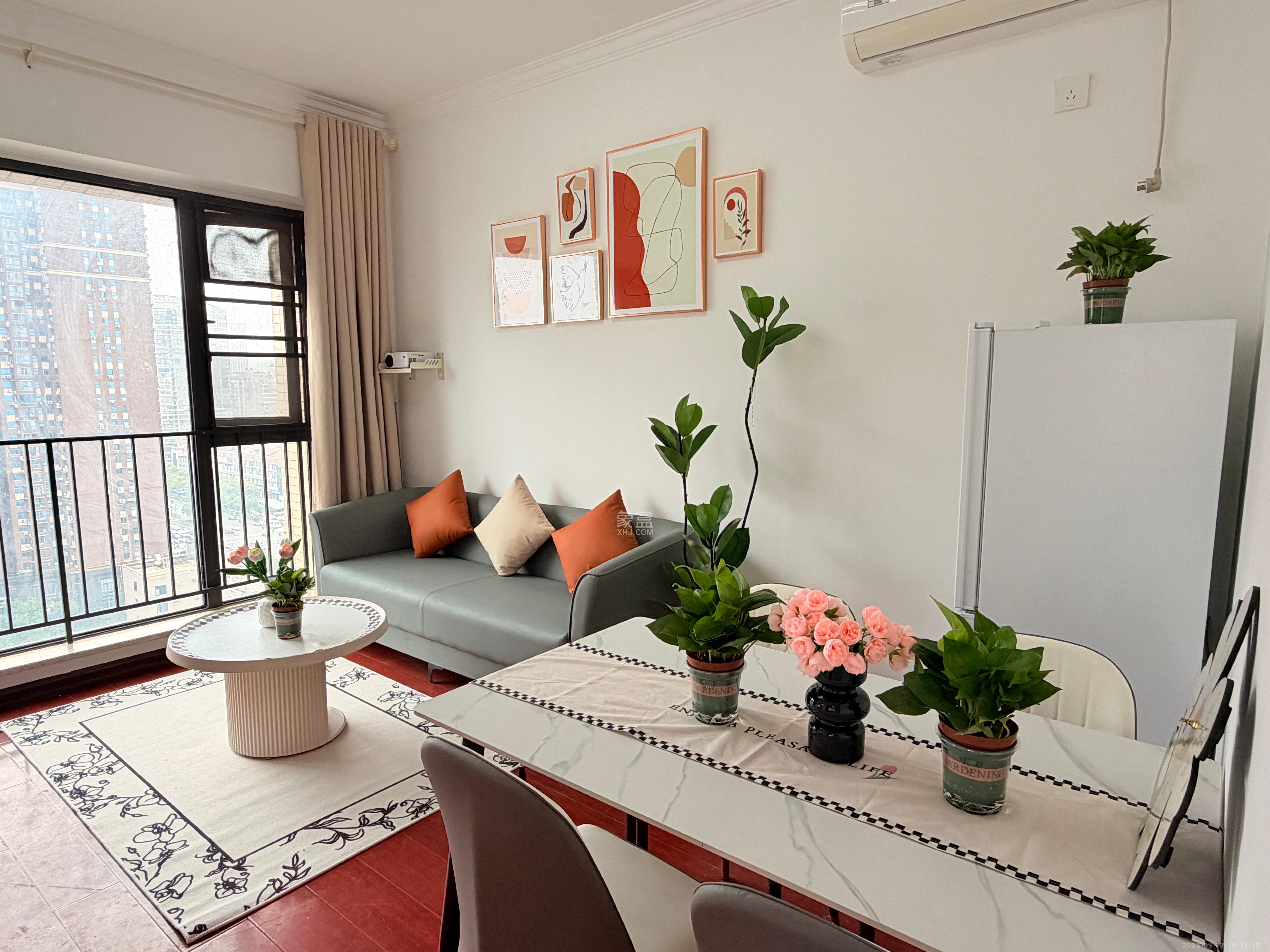 华润五彩城 3室2厅1卫 2000.0元/月 华润五彩城 3室2厅1卫 2000.0元/月室内图