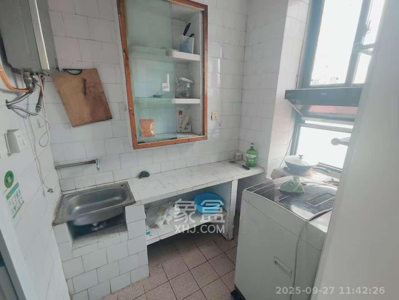 金科园 2室1厅1卫 1600.0元/月 金科园 2室1厅1卫 1600.0元/月室内图