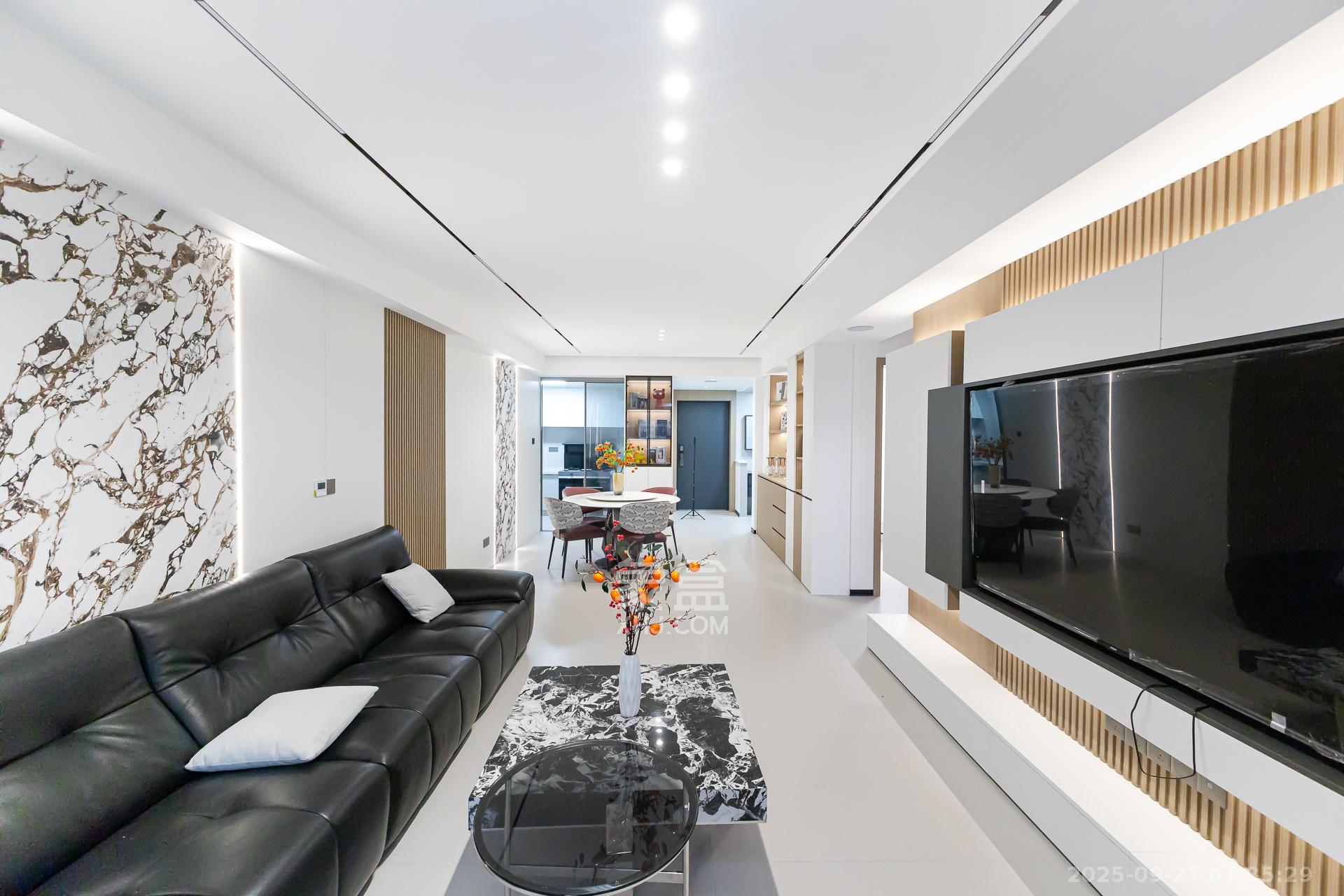 越秀湘江星汇城二期 4室2厅2卫 129.8万 越秀湘江星汇城二期 4室2厅2卫 129.8万客厅