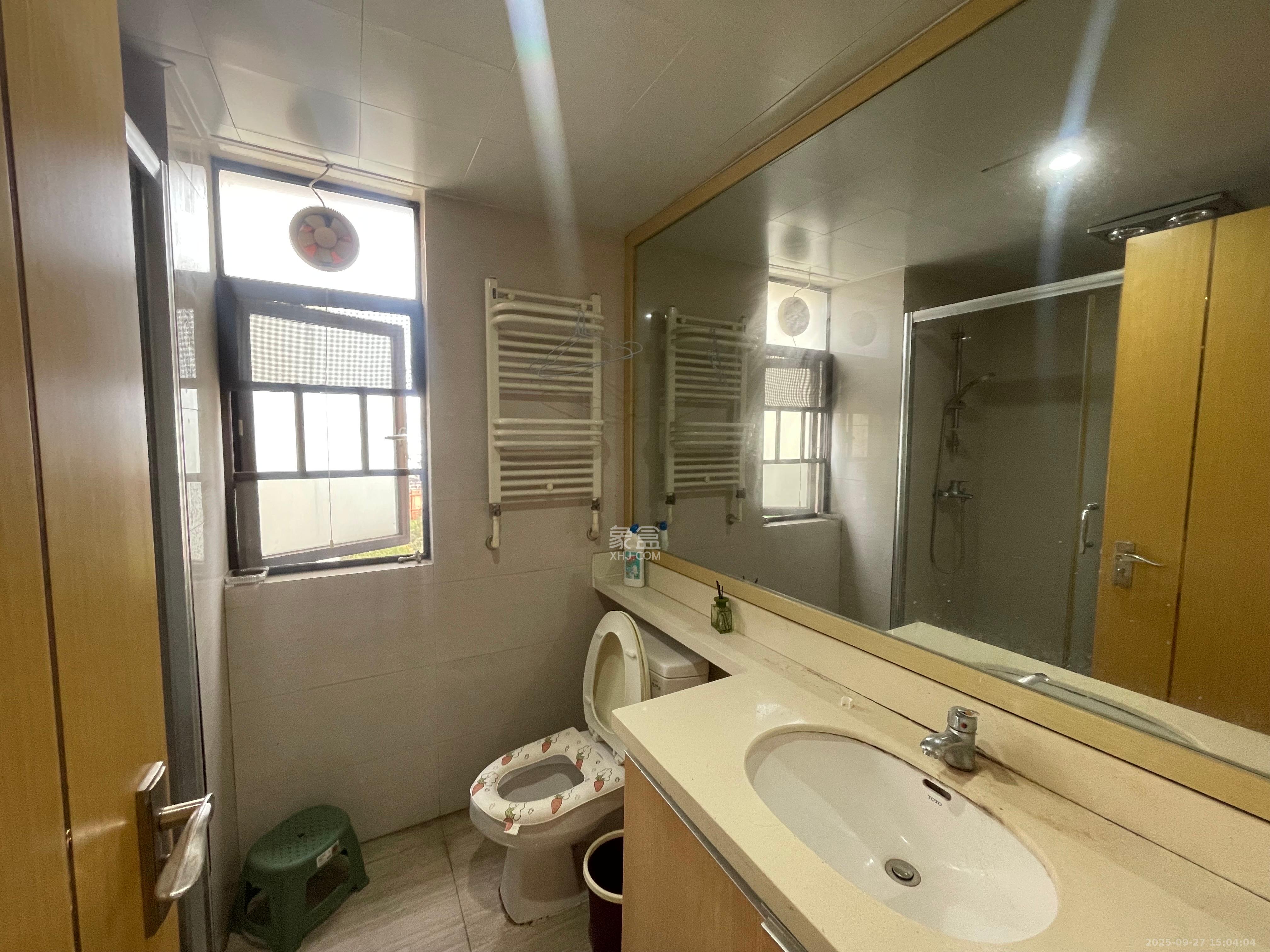 中海国际三期  3室2厅2卫    2200.0元/月室内图