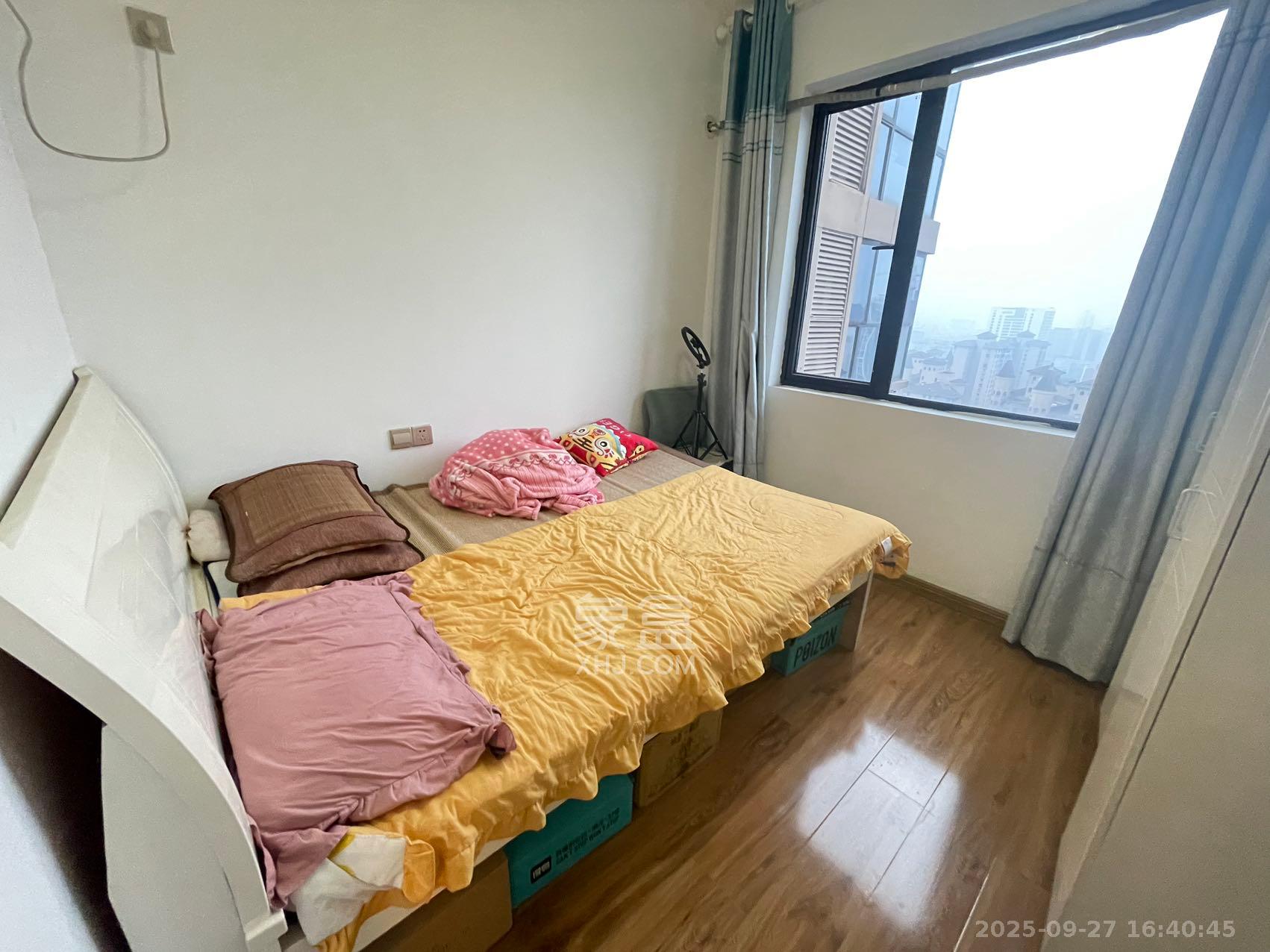 湘腾琴岛 3室2厅2卫 2400.0元/月 湘腾琴岛 3室2厅2卫 2400.0元/月室内图