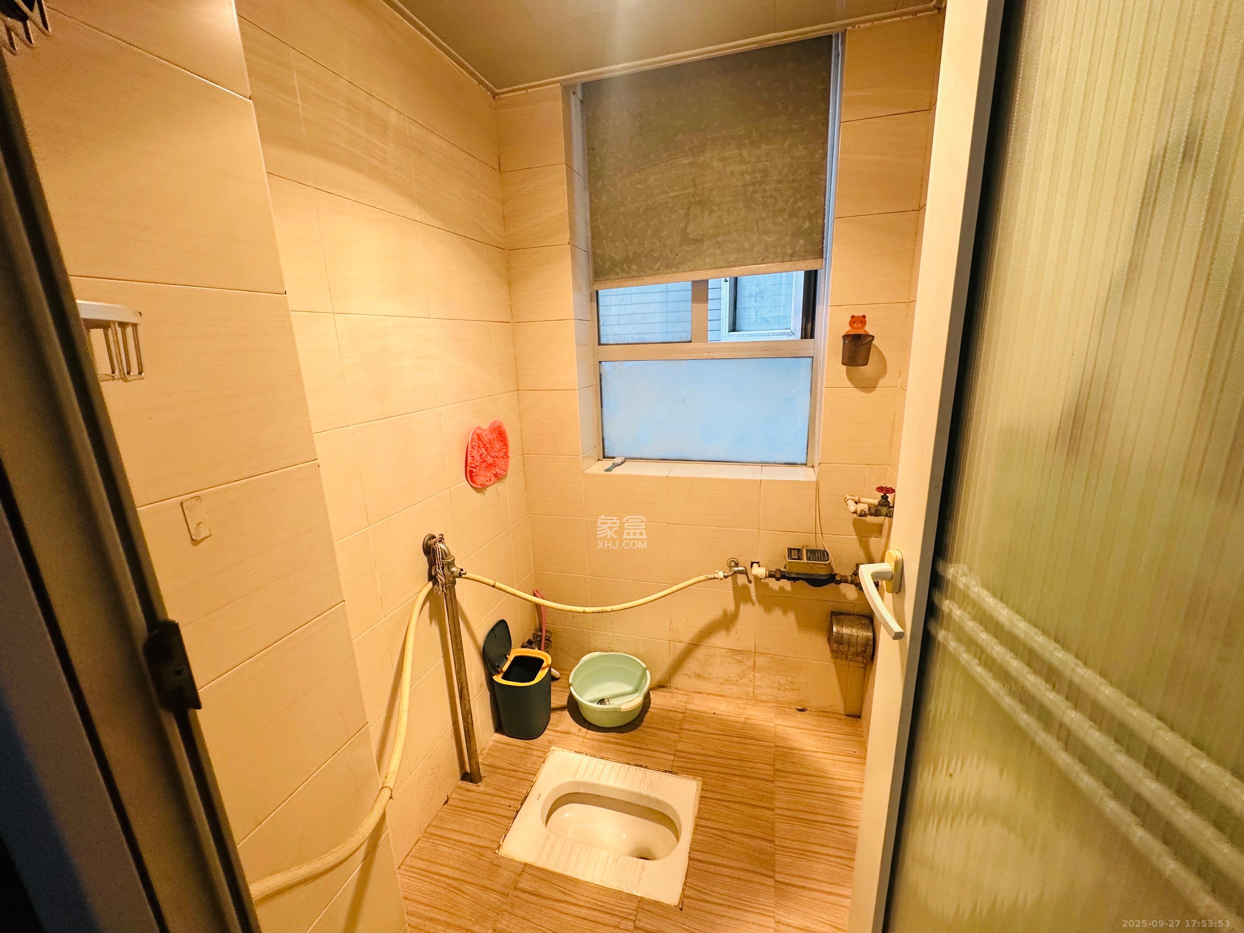 左岸右岸 1室0厅0卫 1000.0元/月 左岸右岸 1室0厅0卫 1000.0元/月室内图