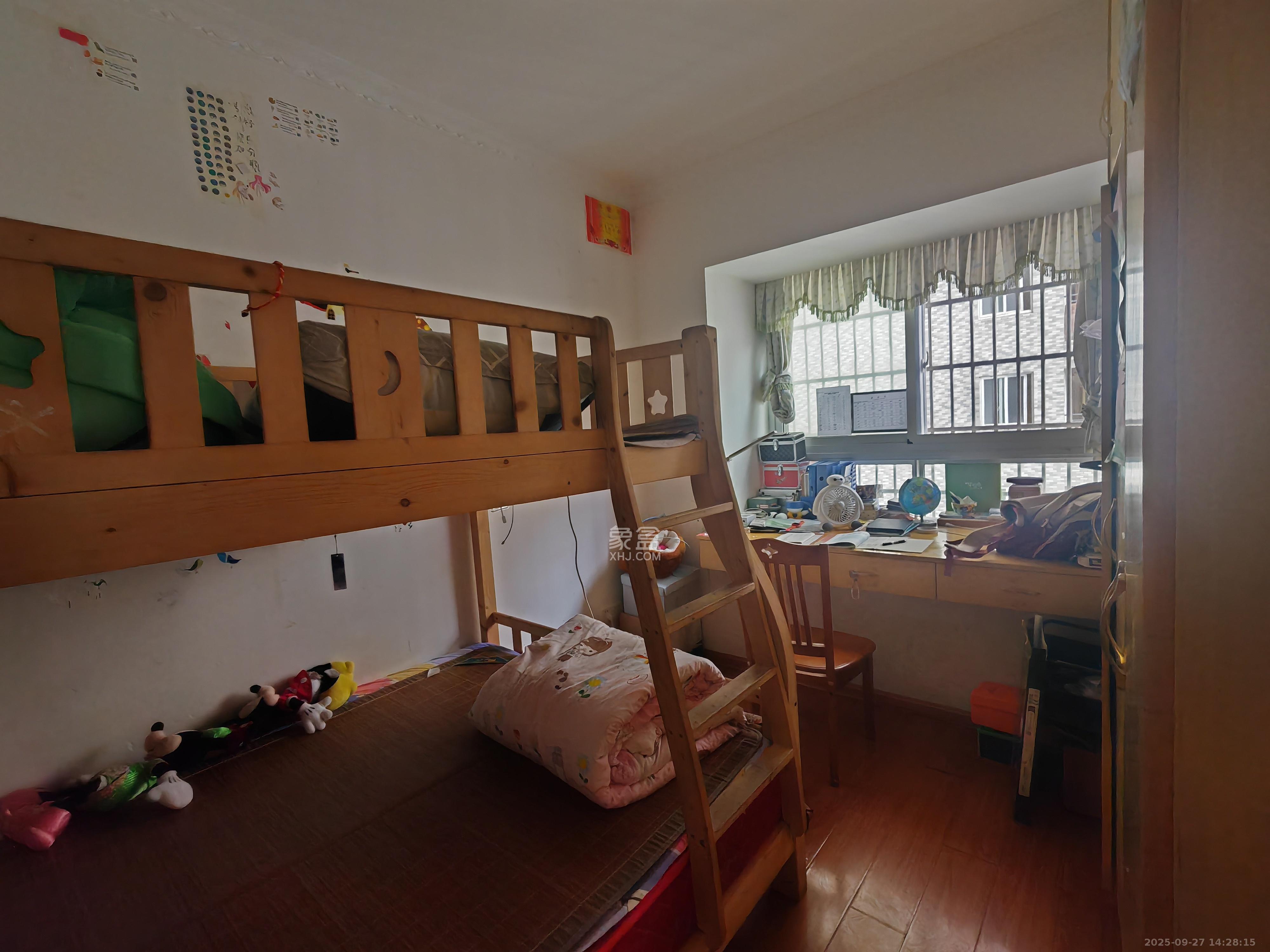 明天一城 2室2厅1卫 1380.0元/月 明天一城 2室2厅1卫 1380.0元/月室内图