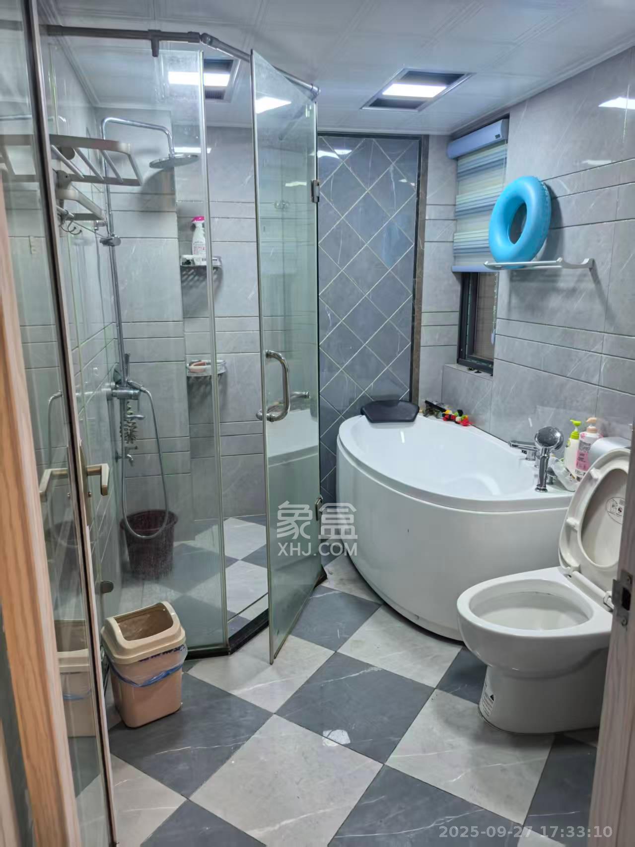 嘉宇盛世华章 4室2厅1卫 5000.0元/月 嘉宇盛世华章 4室2厅1卫 5000.0元/月室内图