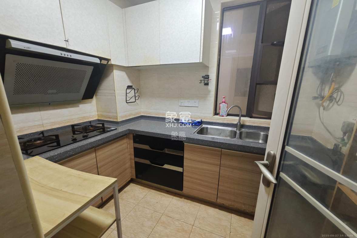 绿地之窗 3室1厅1卫 2000.0元/月 绿地之窗 3室1厅1卫 2000.0元/月室内图