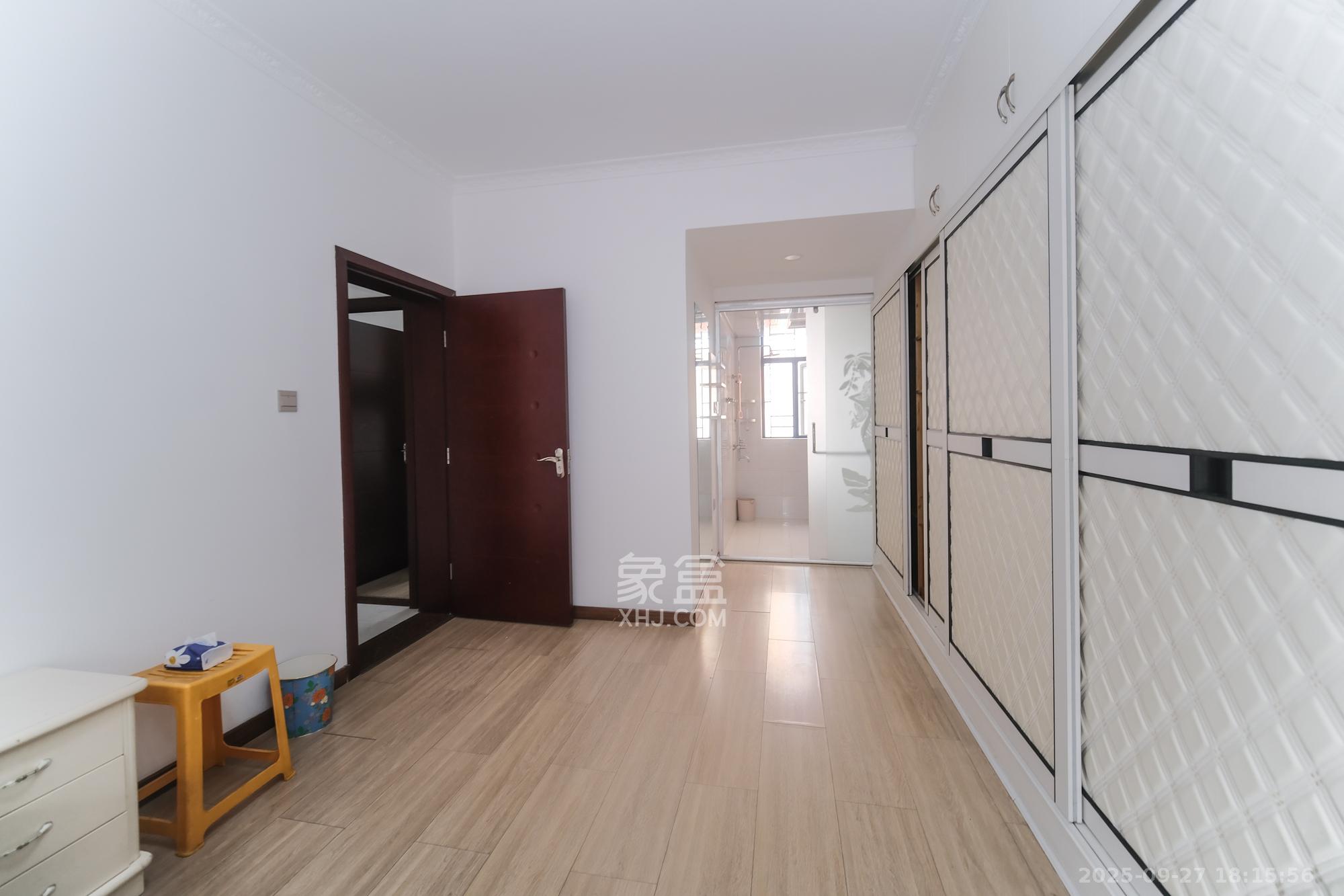 好望谷 3室2厅2卫 80.0万 好望谷 3室2厅2卫 80.0万卧室