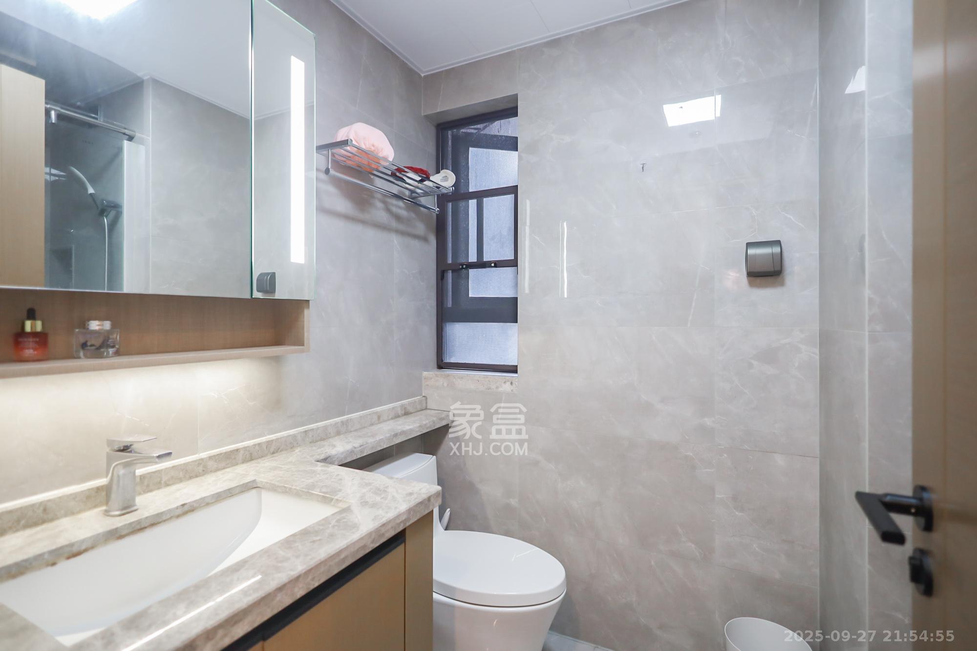 万科里金域国际  4室2厅2卫    332.0万 万科里金域国际  4室2厅2卫    332.0万卫生间