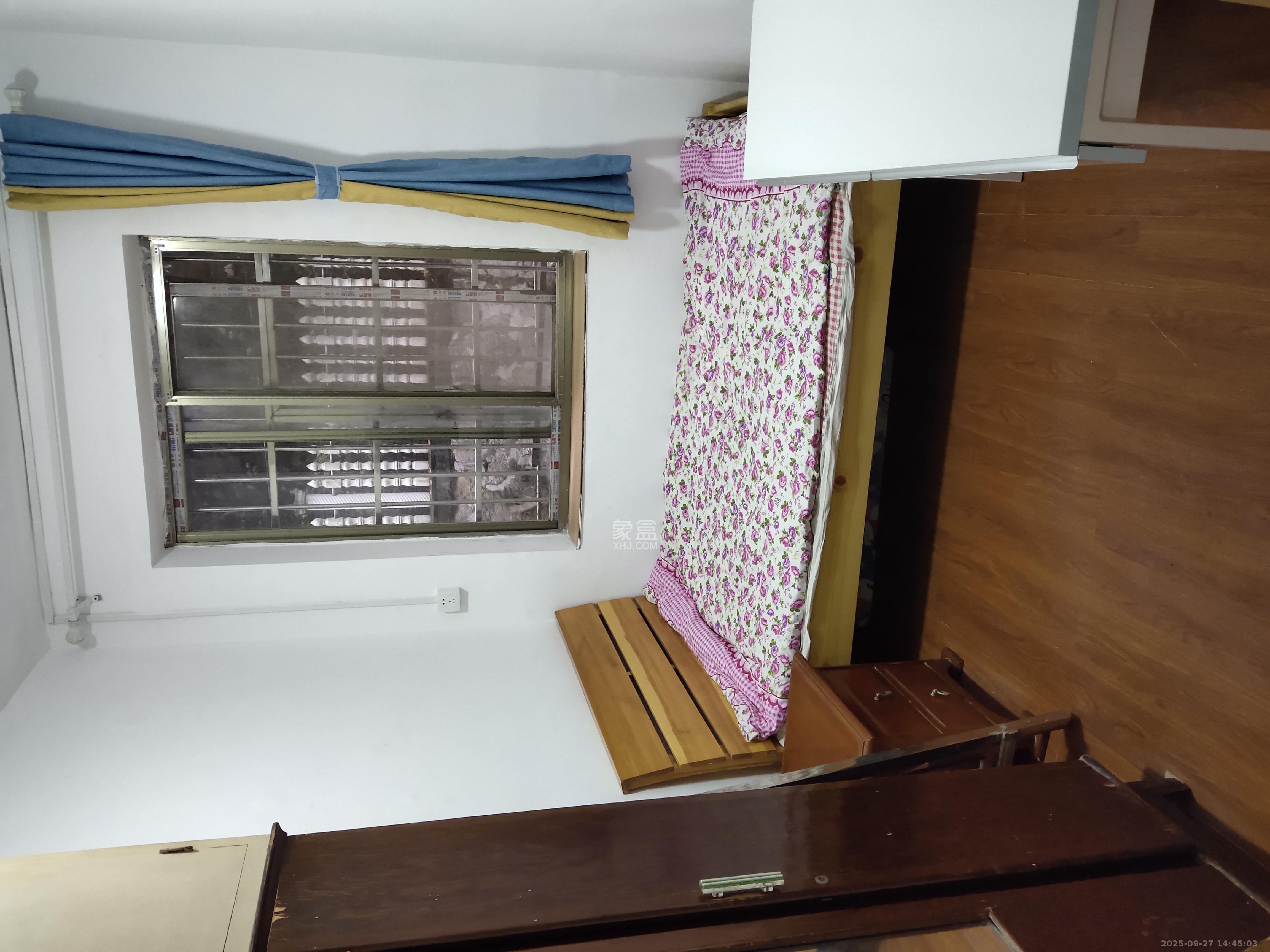 陡岭社区  2室1厅1卫    1500.0元/月室内图