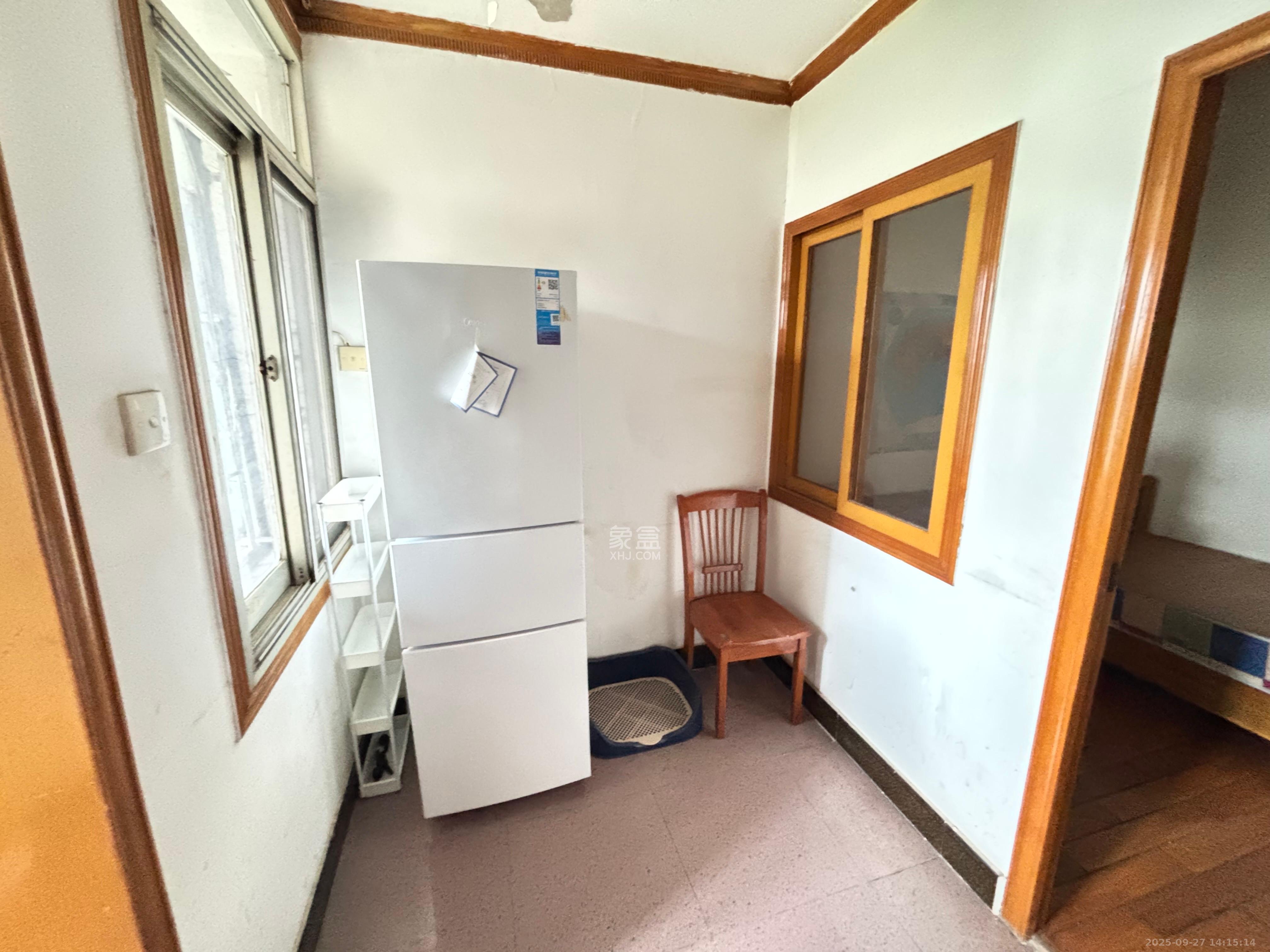 路桥宿舍  2室1厅1卫    1100.0元/月室内图