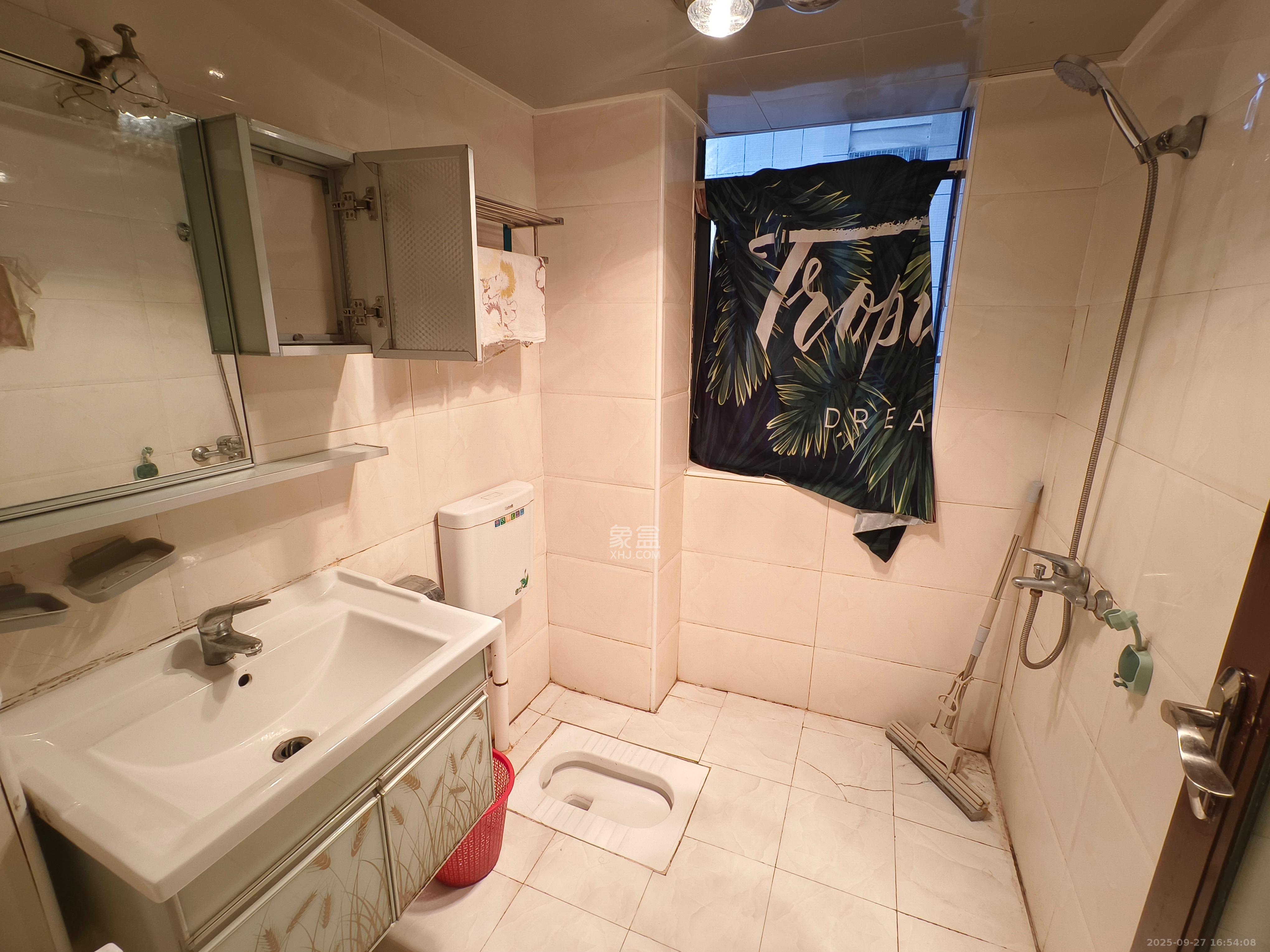 印山蓝色海岸 3室2厅1卫 1900.0元/月 印山蓝色海岸 3室2厅1卫 1900.0元/月室内图