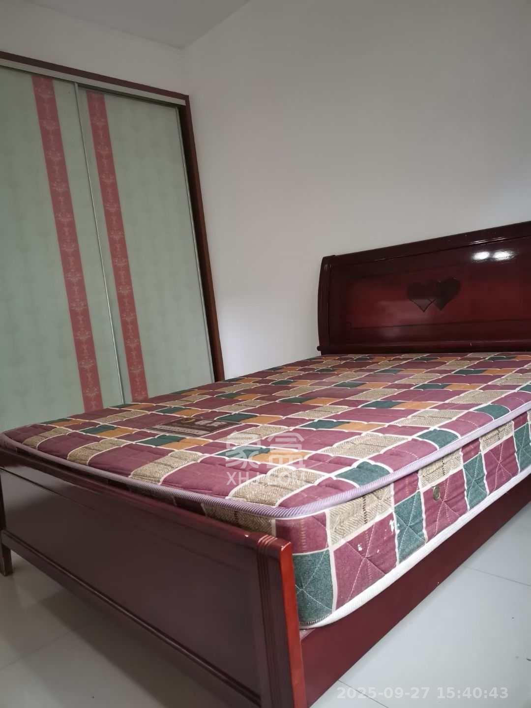 岳鞍阁小区 2室2厅1卫 1600.0元/月 岳鞍阁小区 2室2厅1卫 1600.0元/月室内图