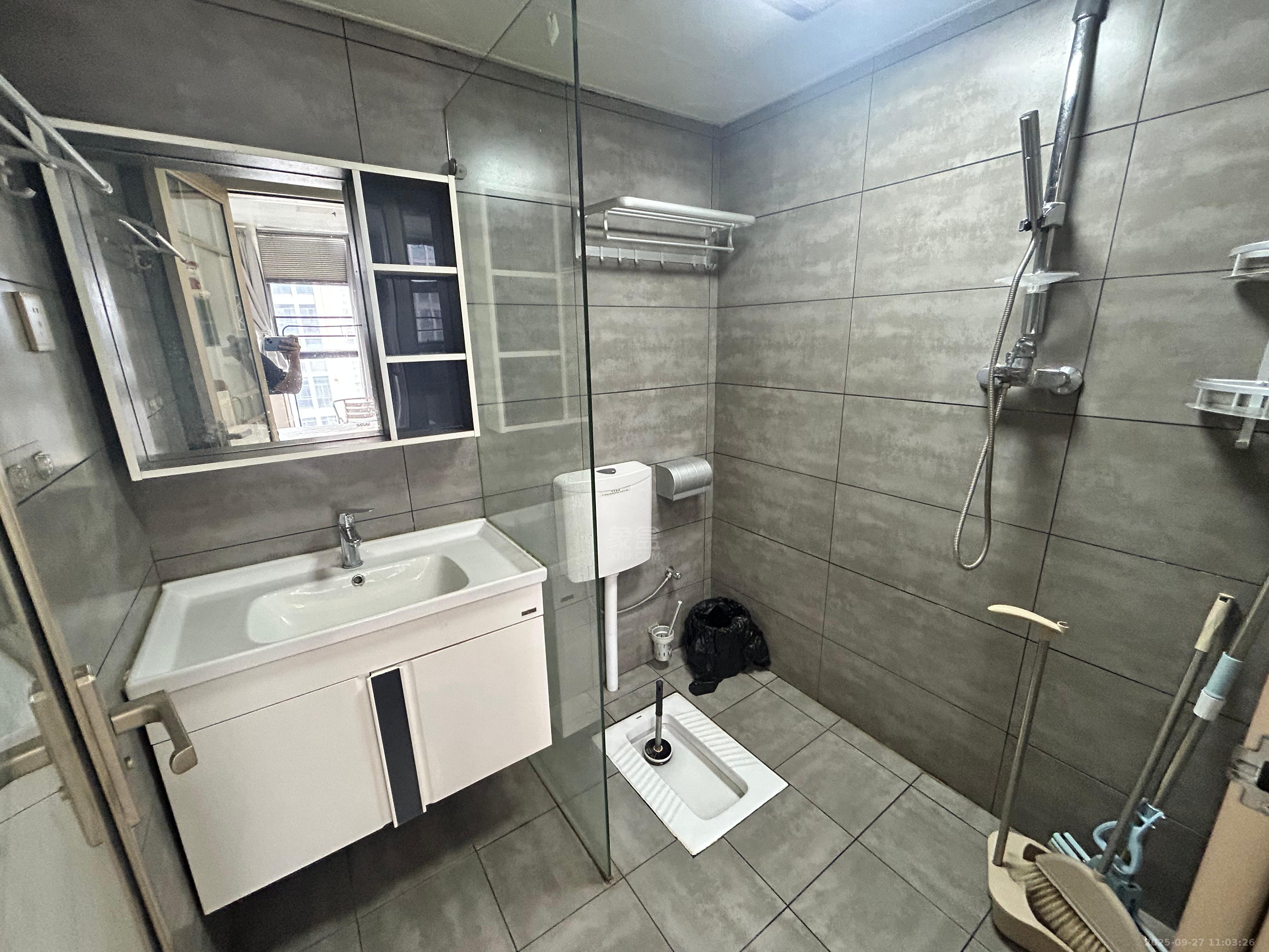 流金岁月-华晨国际 1室1厅1卫 1300.00元/月 流金岁月-华晨国际 1室1厅1卫 1300.00元/月室内图