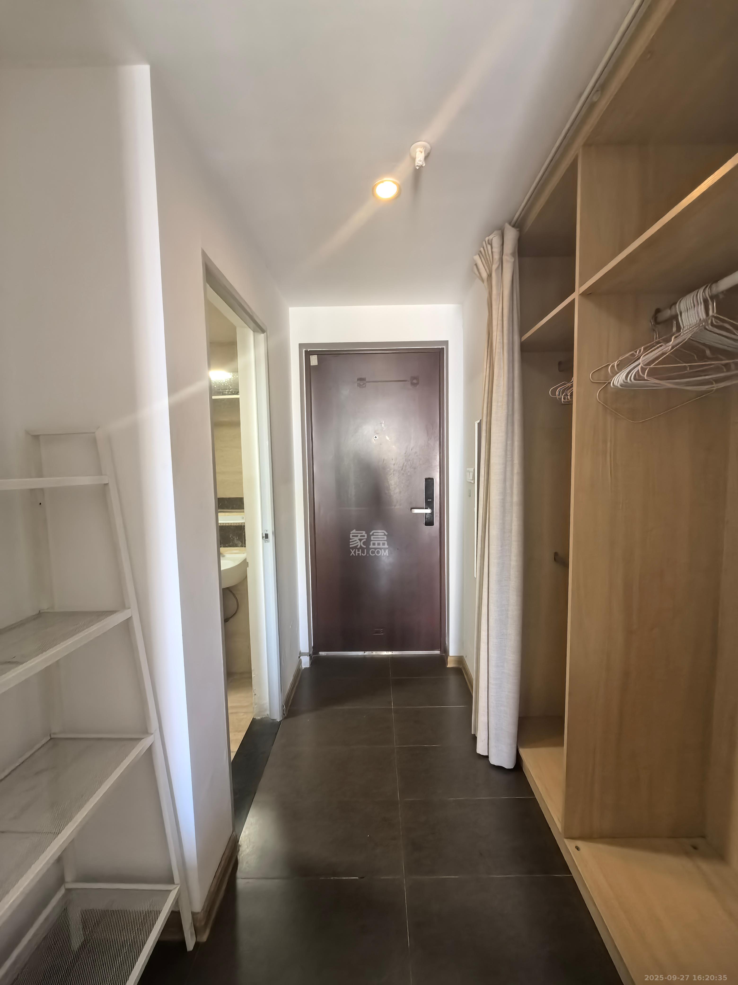 万科白鹭郡  1室1厅1卫    1300.0元/月室内图