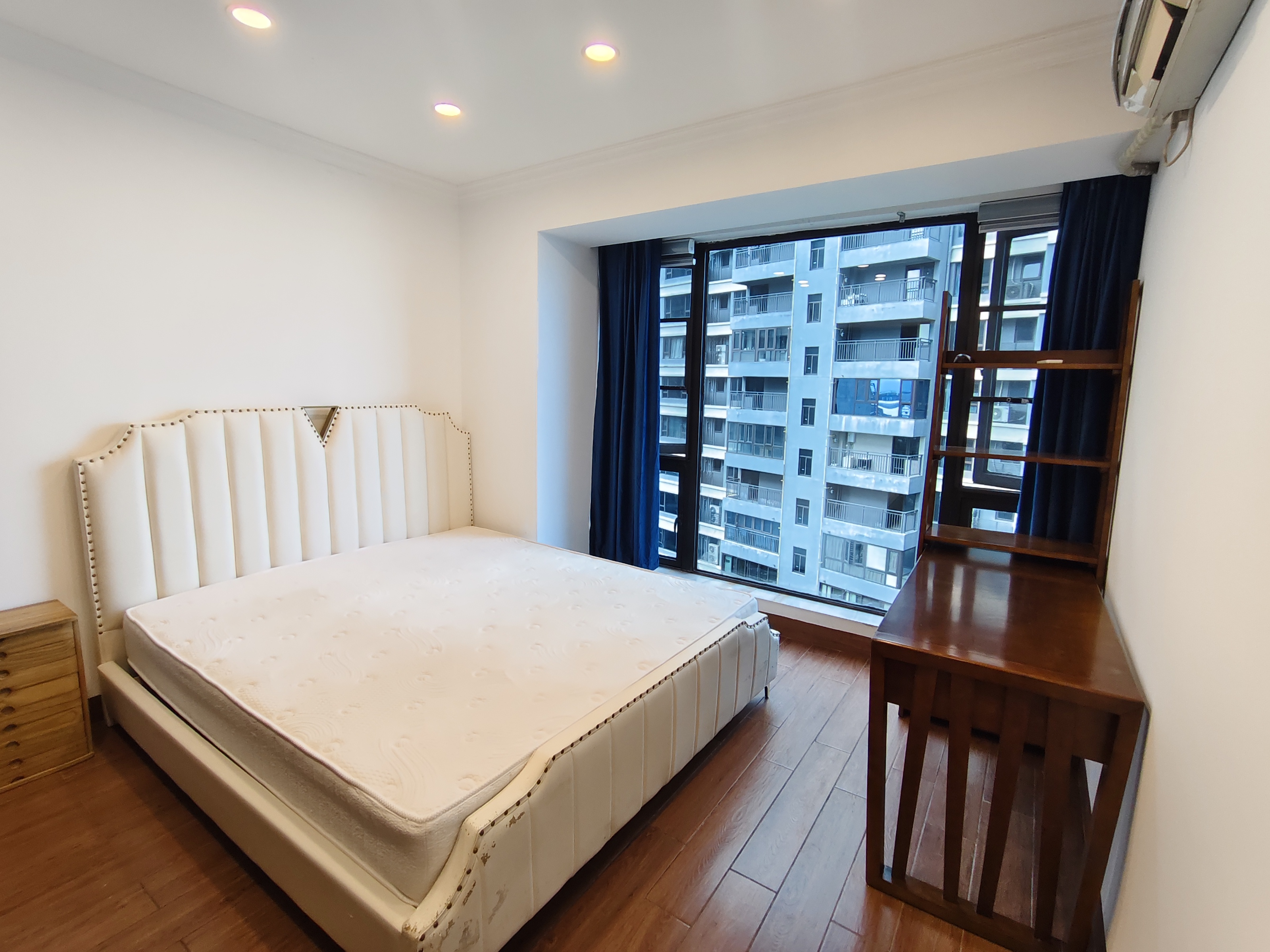 保利中央海岸一二期  4室2厅2卫    310.0万室内图