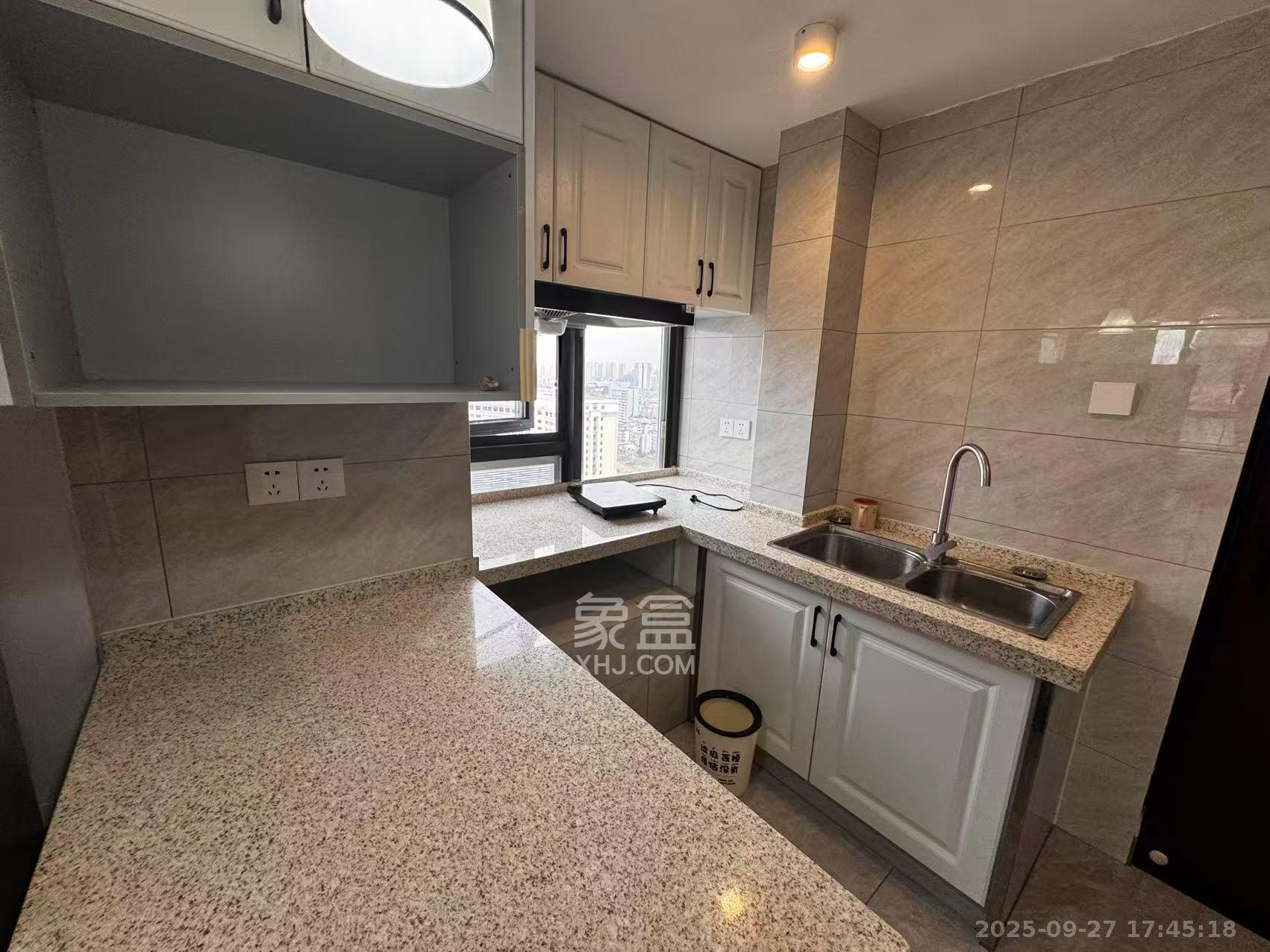 华润翡翠府 2室2厅2卫 2200.0元/月 华润翡翠府 2室2厅2卫 2200.0元/月室内图