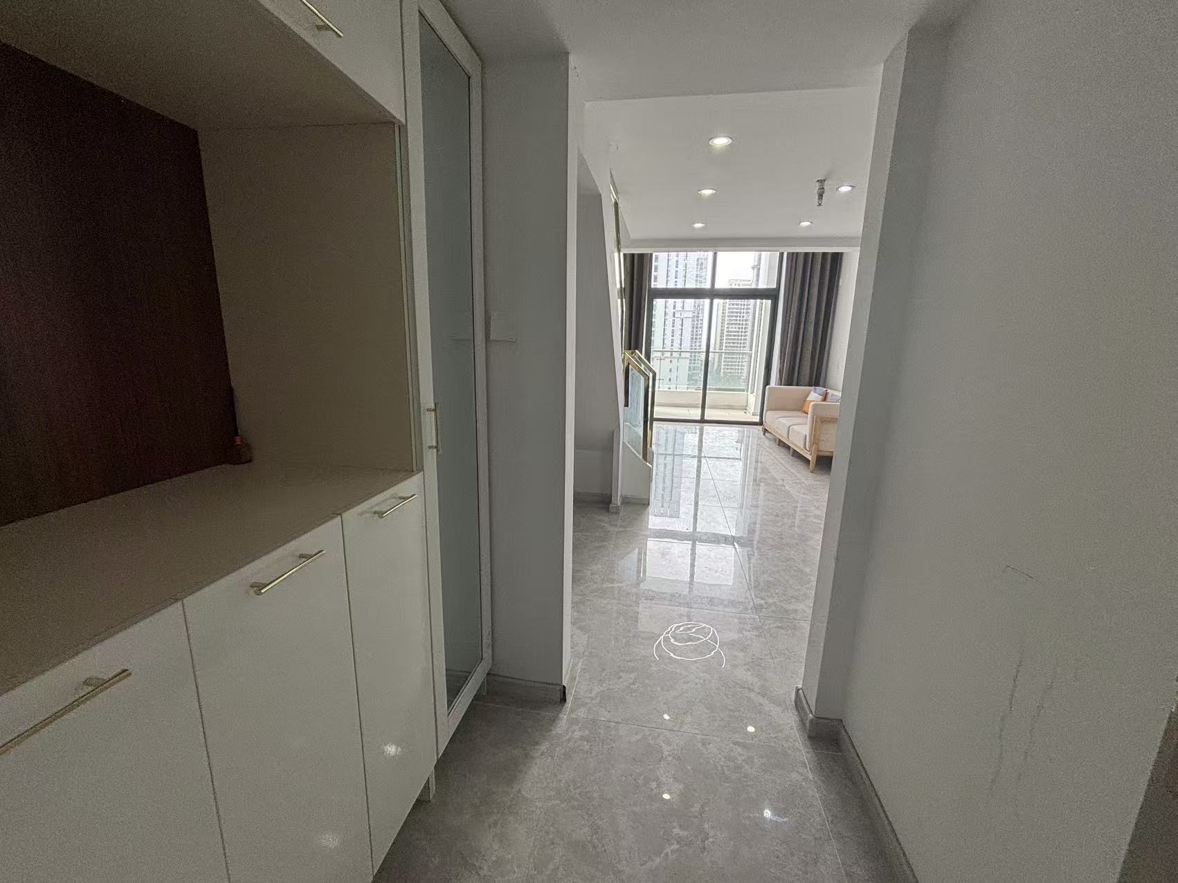 远大购物广场 1室1厅1卫 1700.0元/月 远大购物广场 1室1厅1卫 1700.0元/月室内图