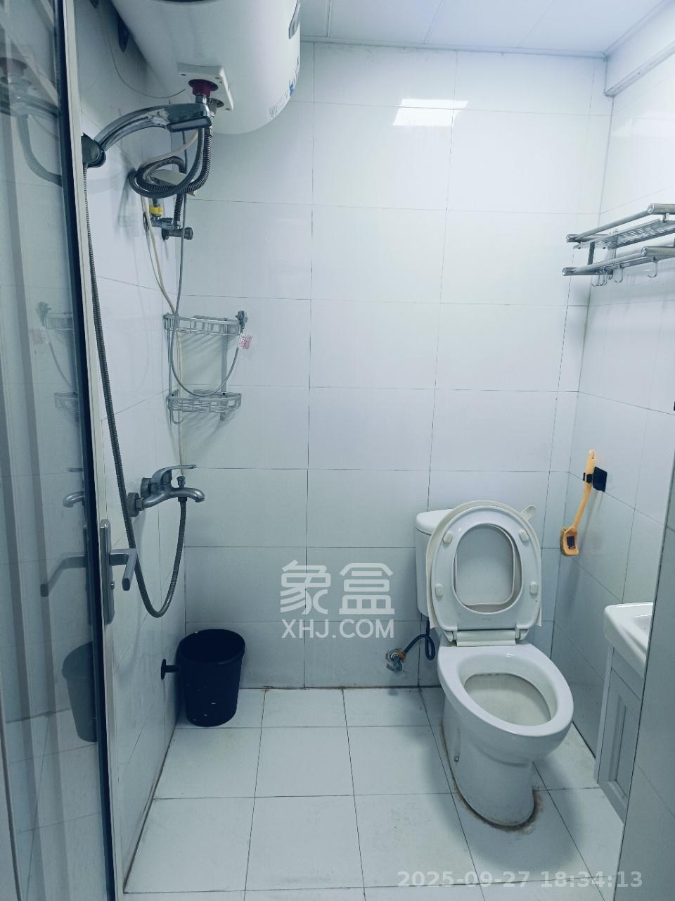 观园国际公寓  1室1厅1卫    1800.0元/月室内图