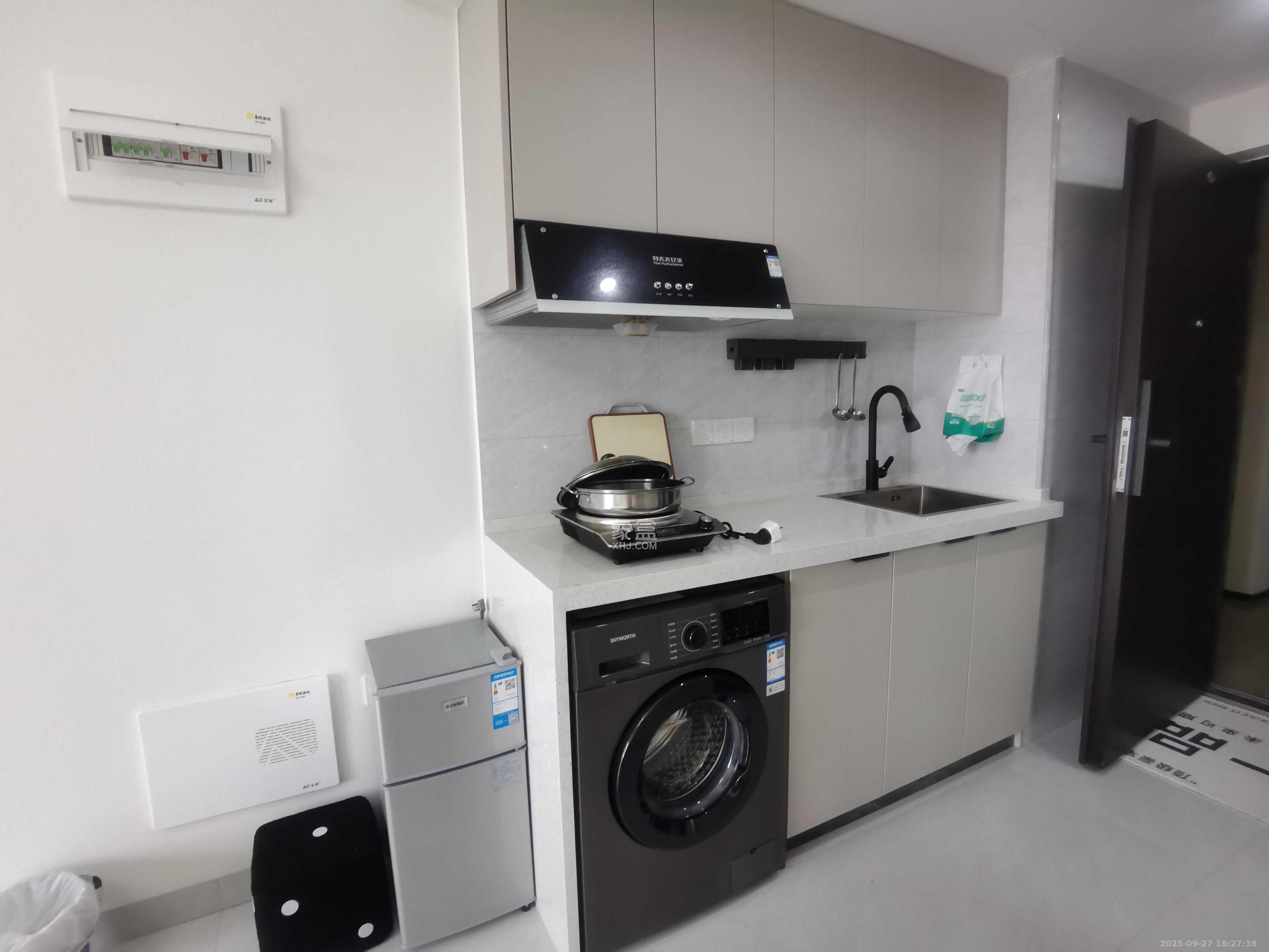 华润置地中心  1室1厅1卫    1800.0元/月室内图