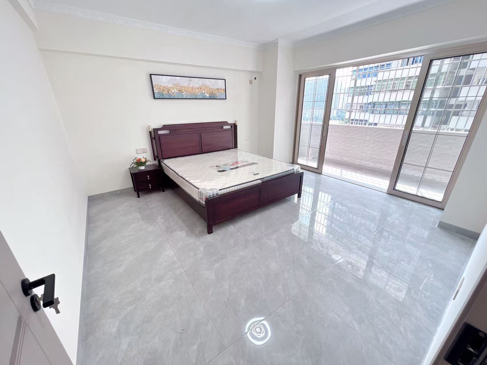 欣安花园  1室0厅0卫    103.0万客厅