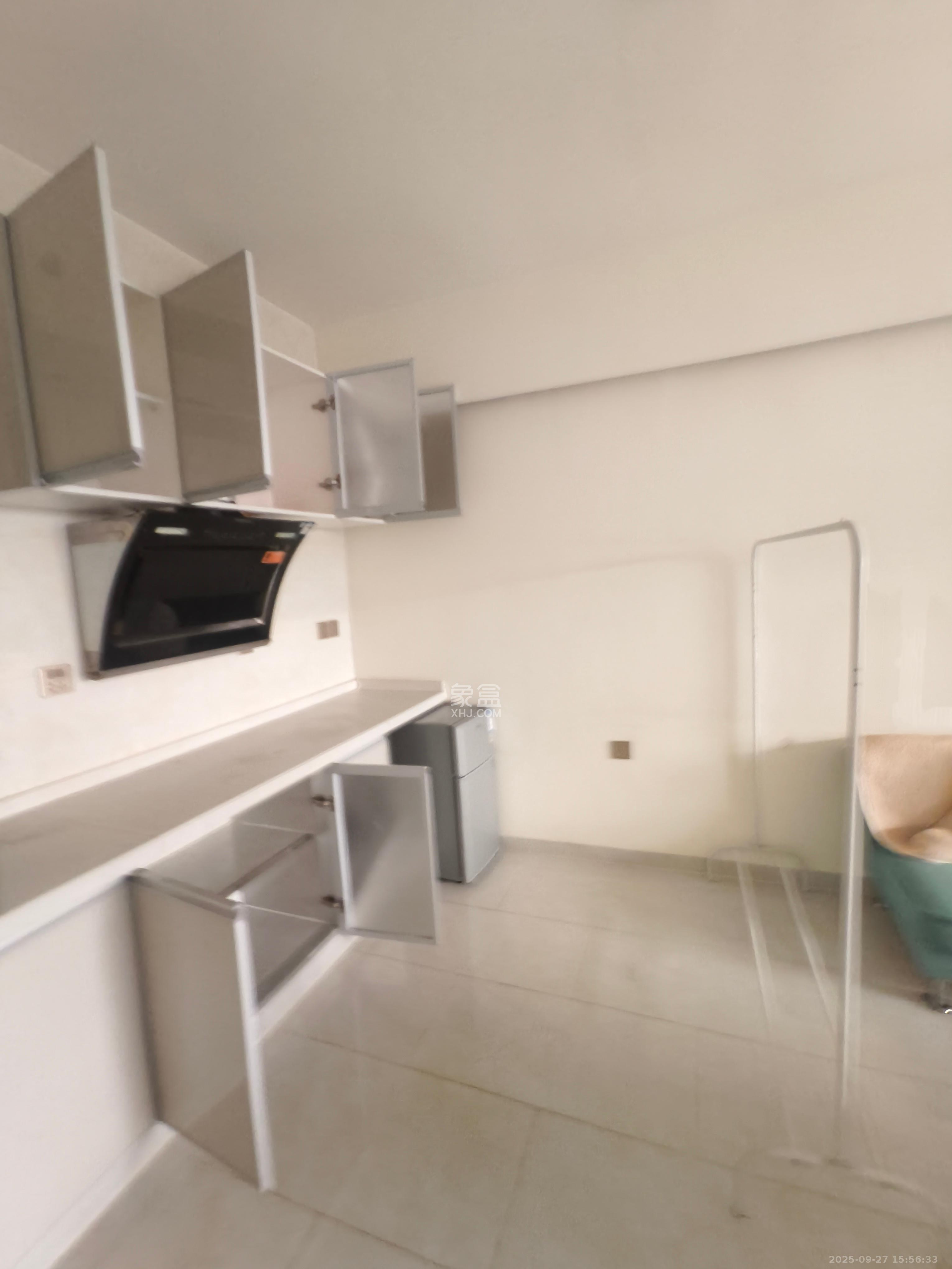 蓝湾国际广场  1室1厅1卫    1700.0元/月室内图