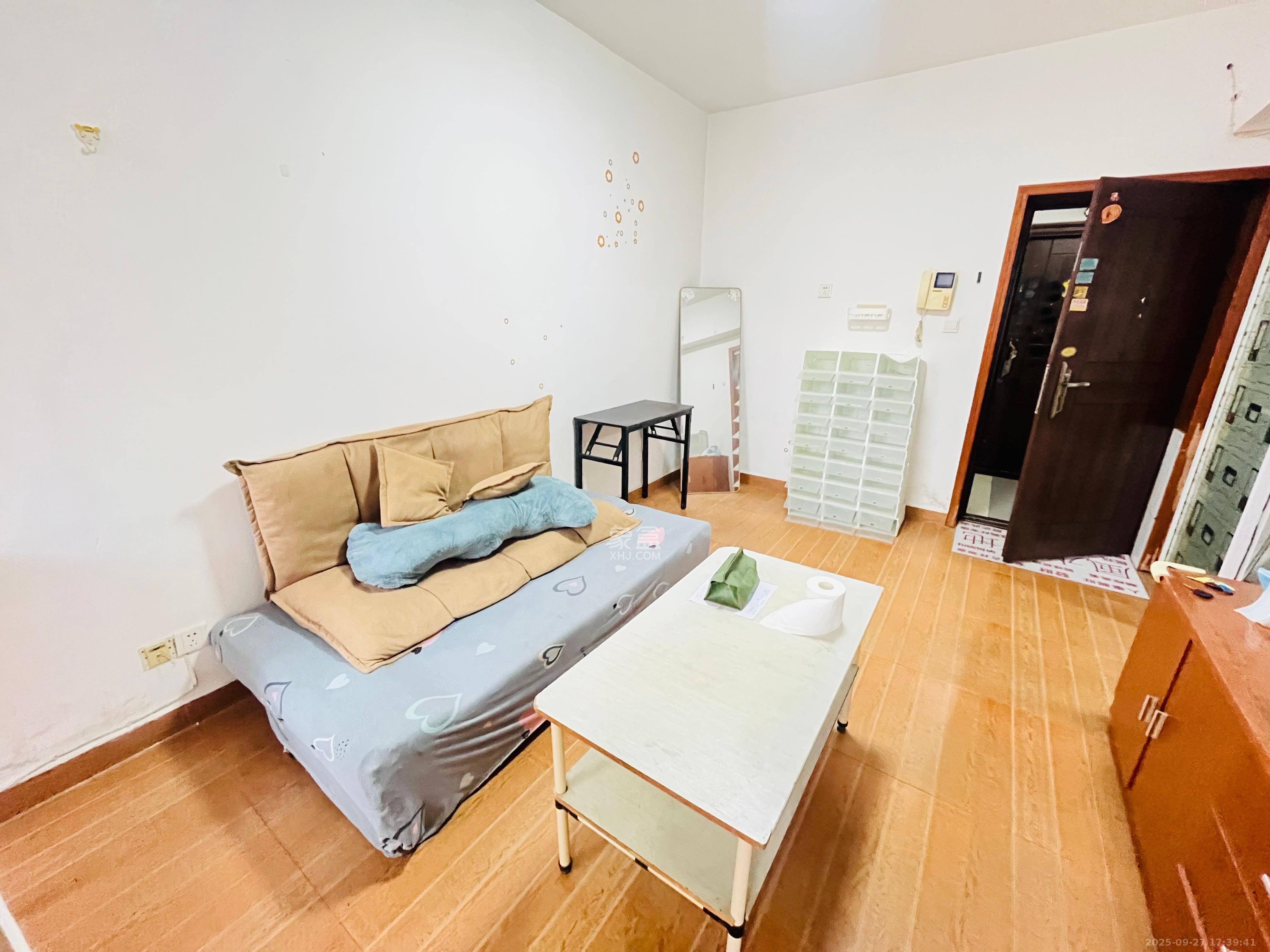 白沙晶城  1室1厅1卫    2000.0元/月室内图