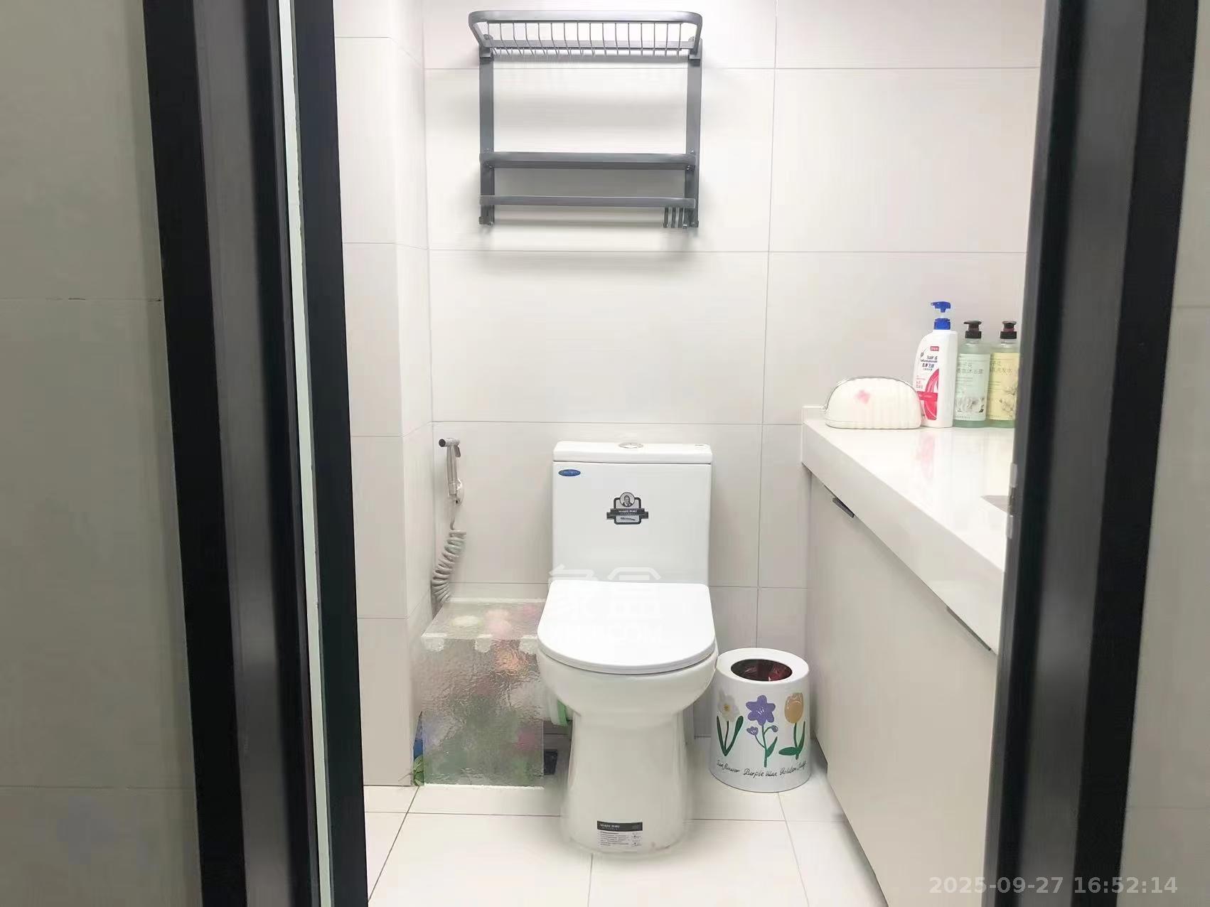 卓越中寰 2室1厅1卫 2600.0元/月 卓越中寰 2室1厅1卫 2600.0元/月室内图